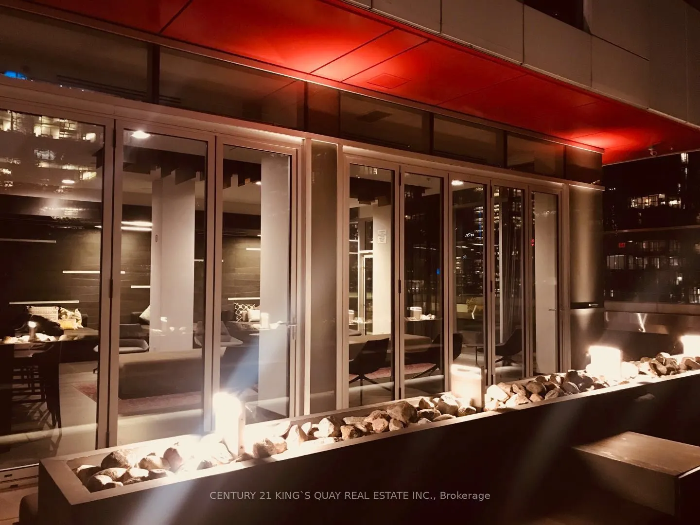 318 Richmond Street W, #606