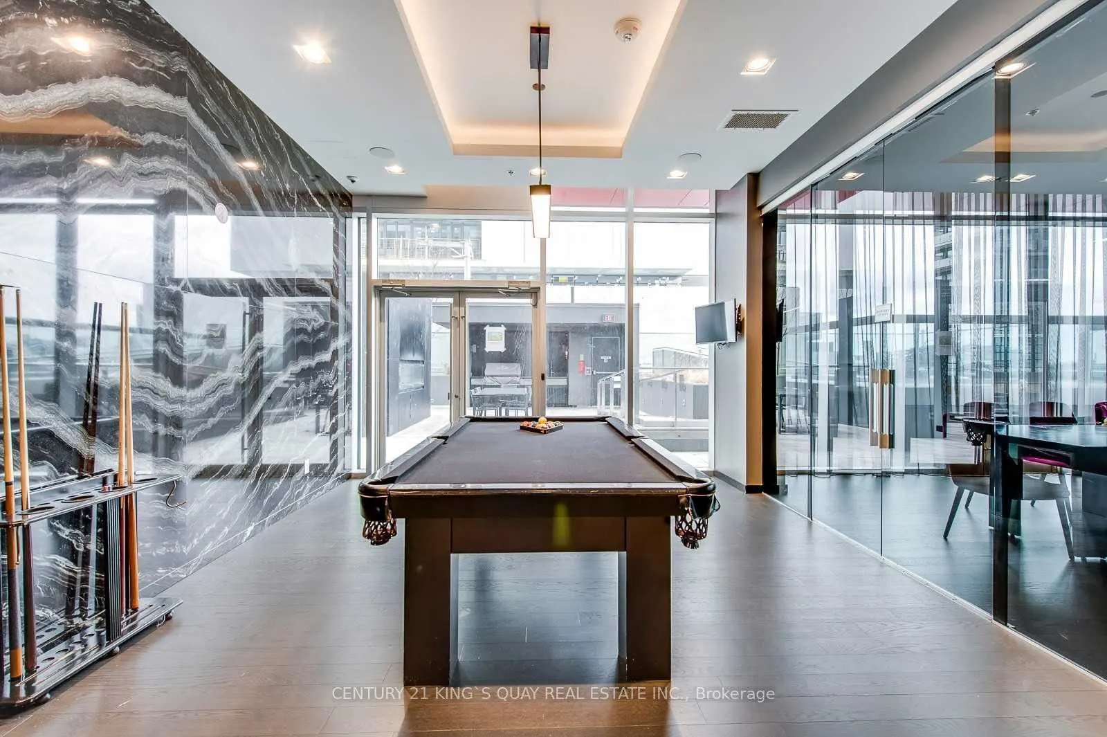 318 Richmond Street W, #606