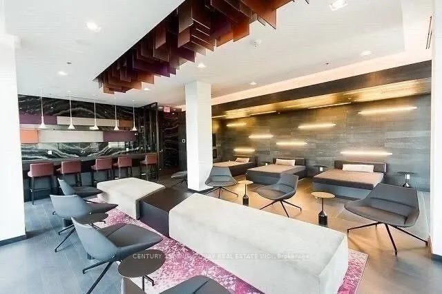 318 Richmond Street W, #606