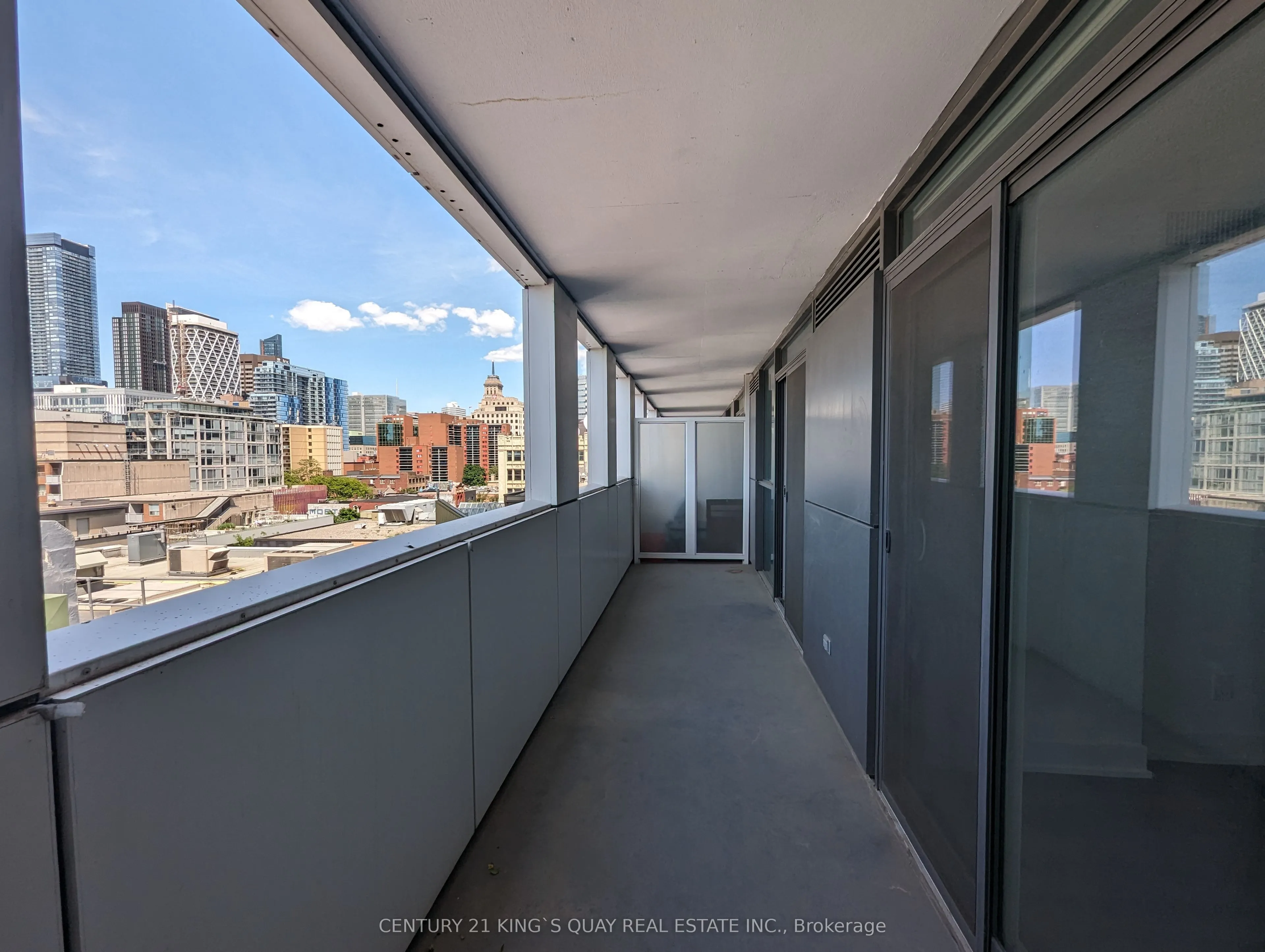 318 Richmond Street W, #606
