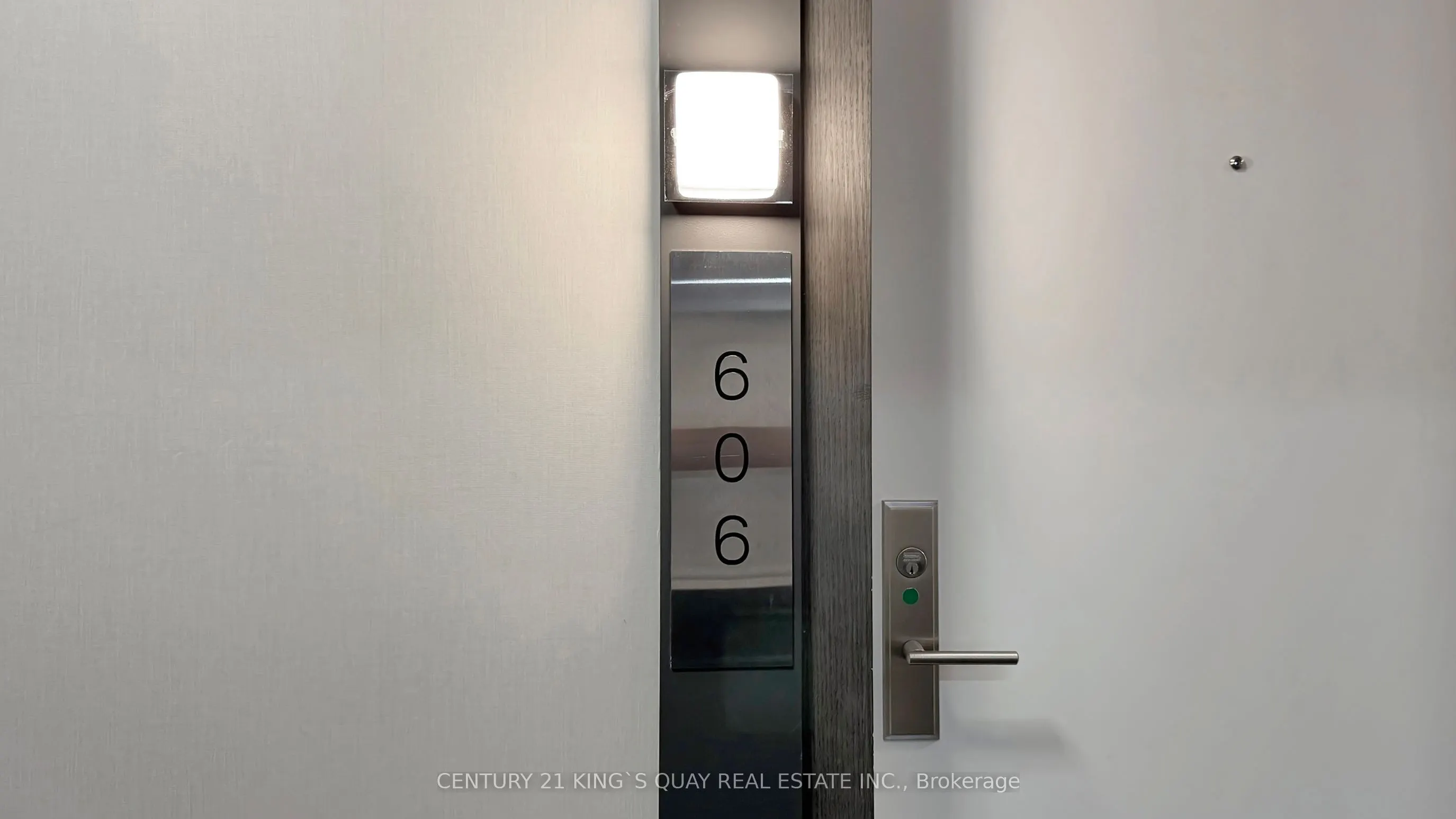 318 Richmond Street W, #606