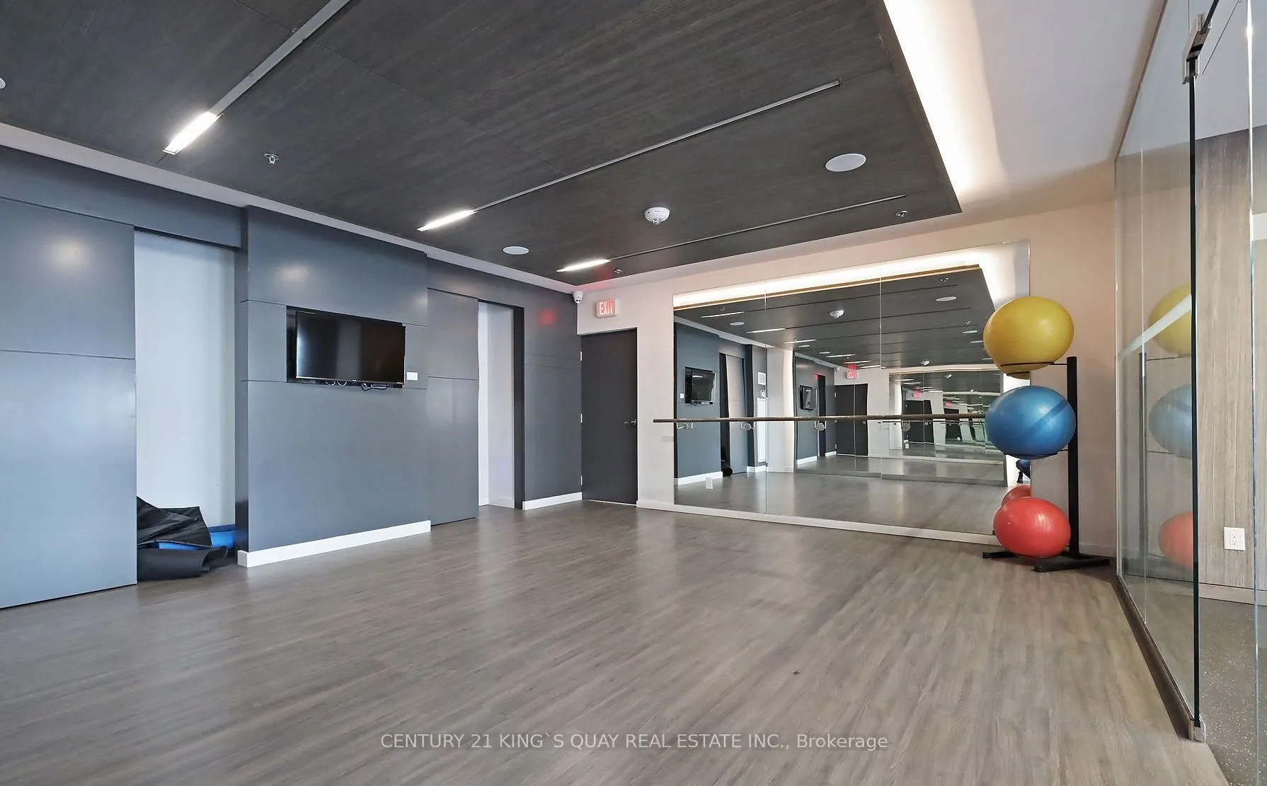 318 Richmond Street W, #606