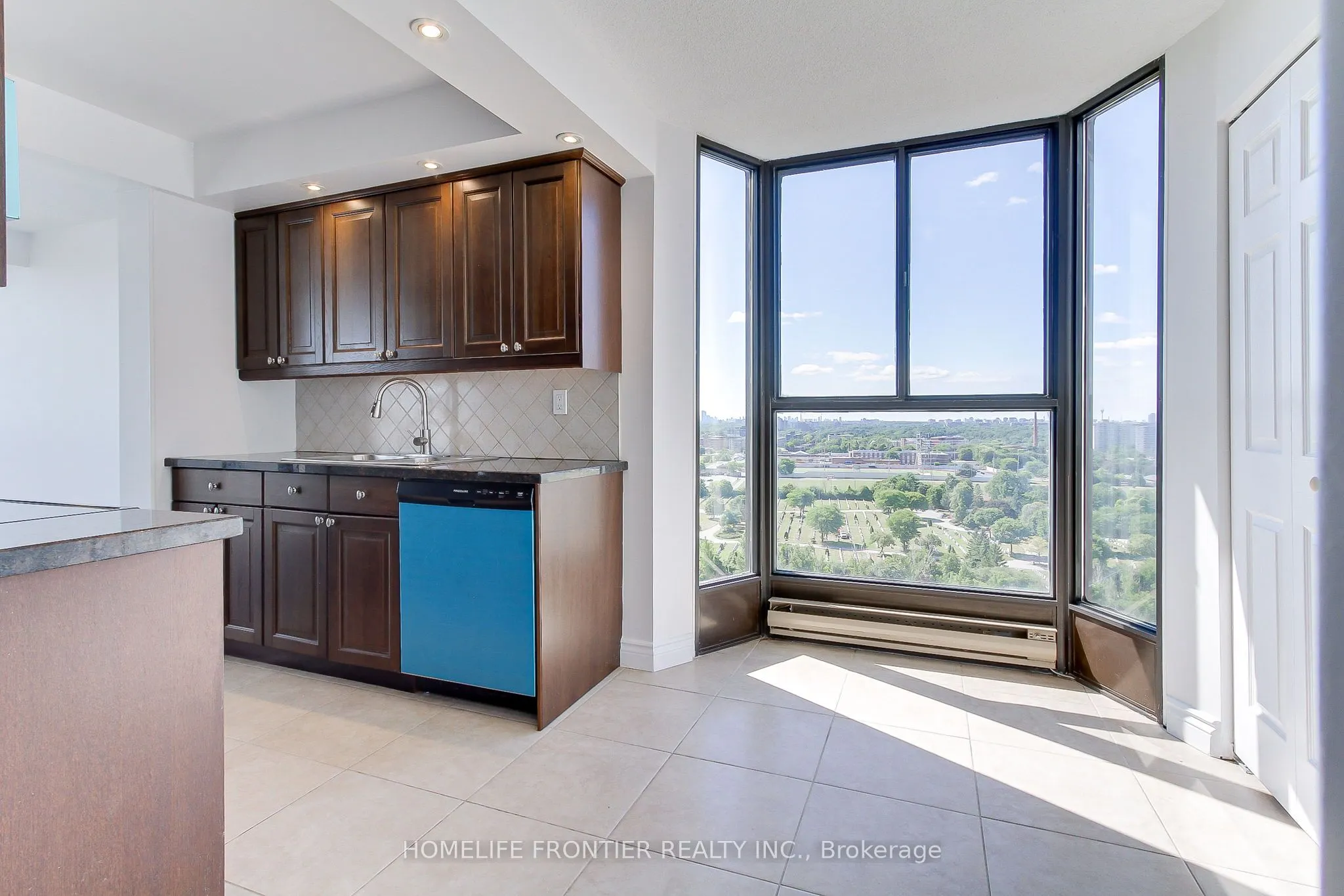 80 Antibes Drive, #1906