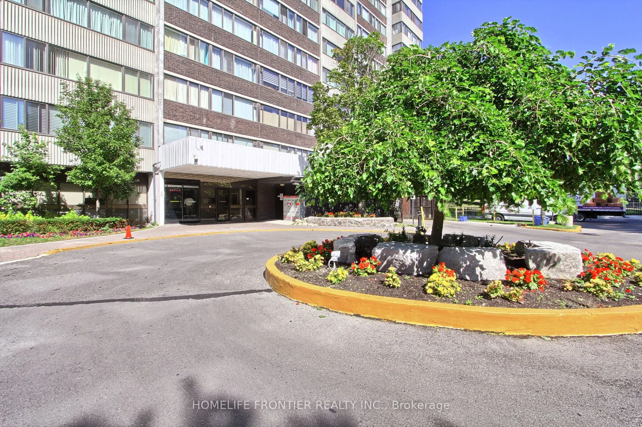 80 Antibes Drive, #1906