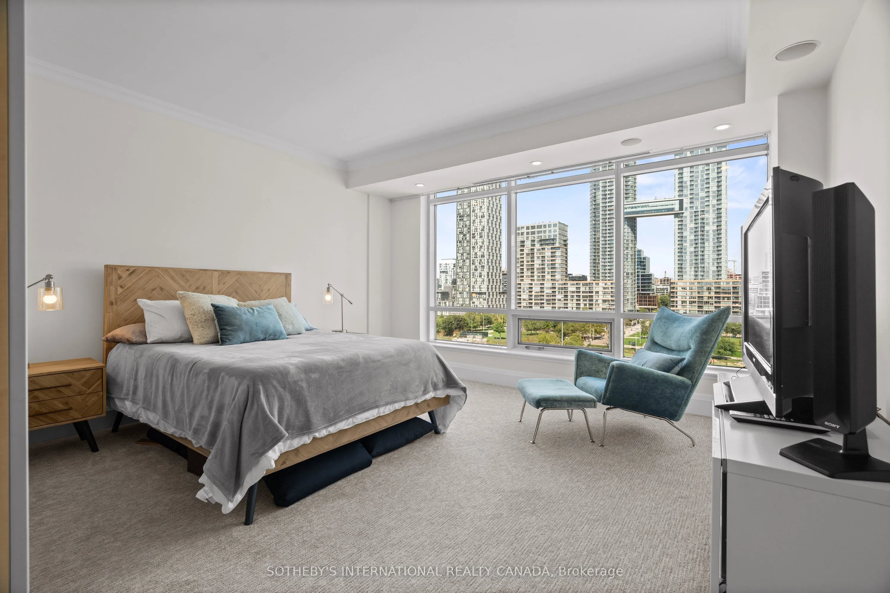 500 Queens Quay, #PH 1005W