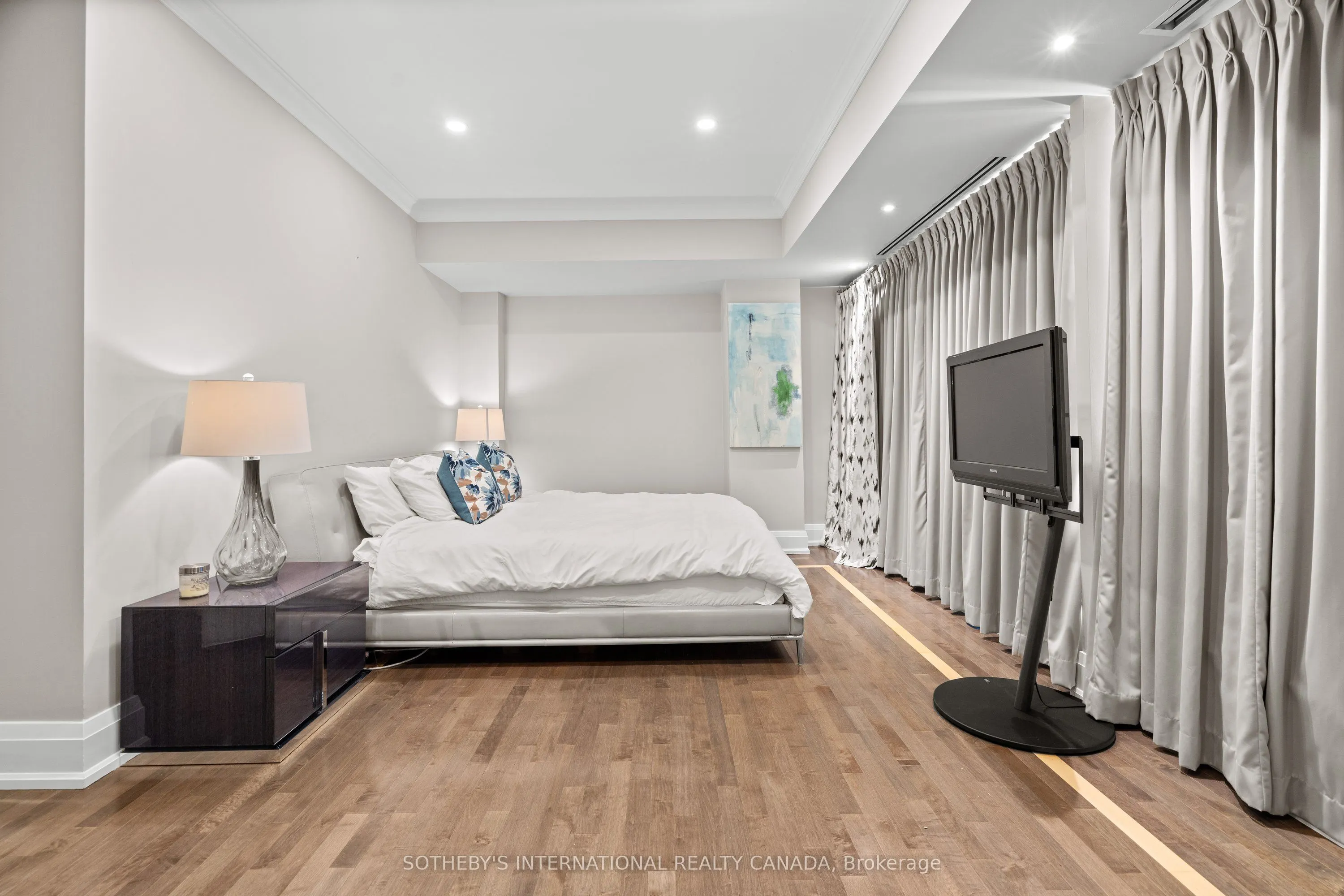 500 Queens Quay, #PH 1005W