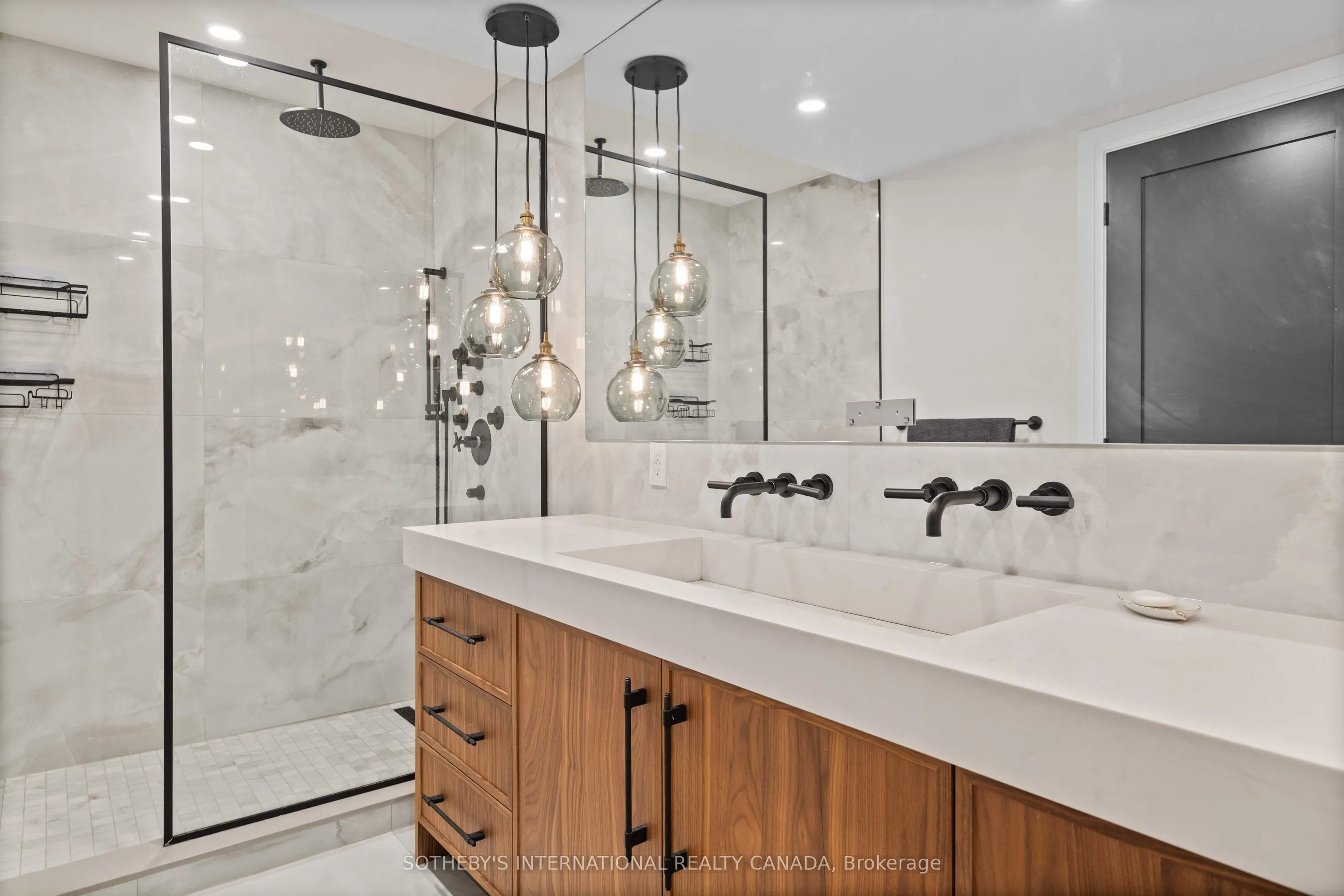 500 Queens Quay, #PH 1005W