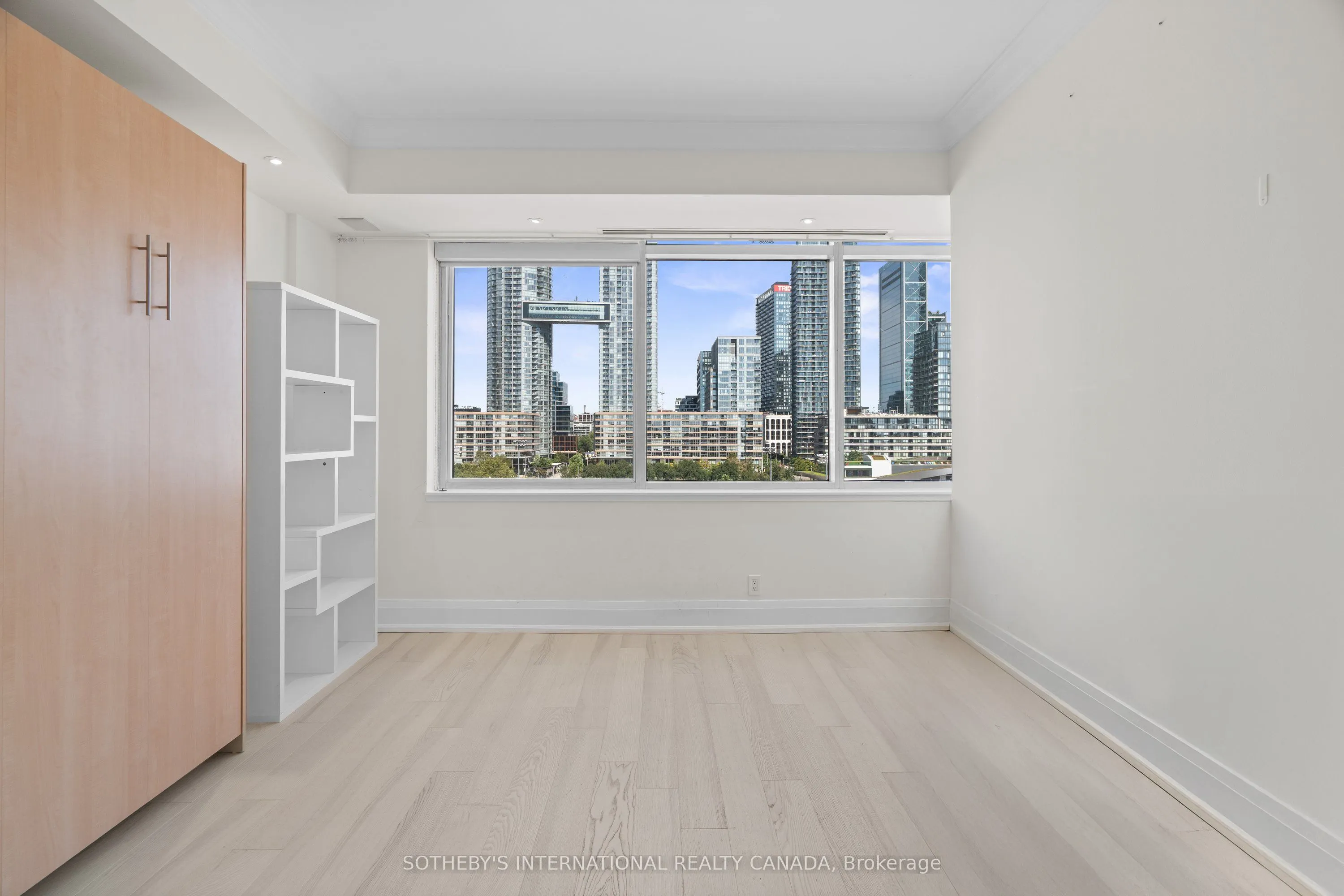 500 Queens Quay, #PH 1005W