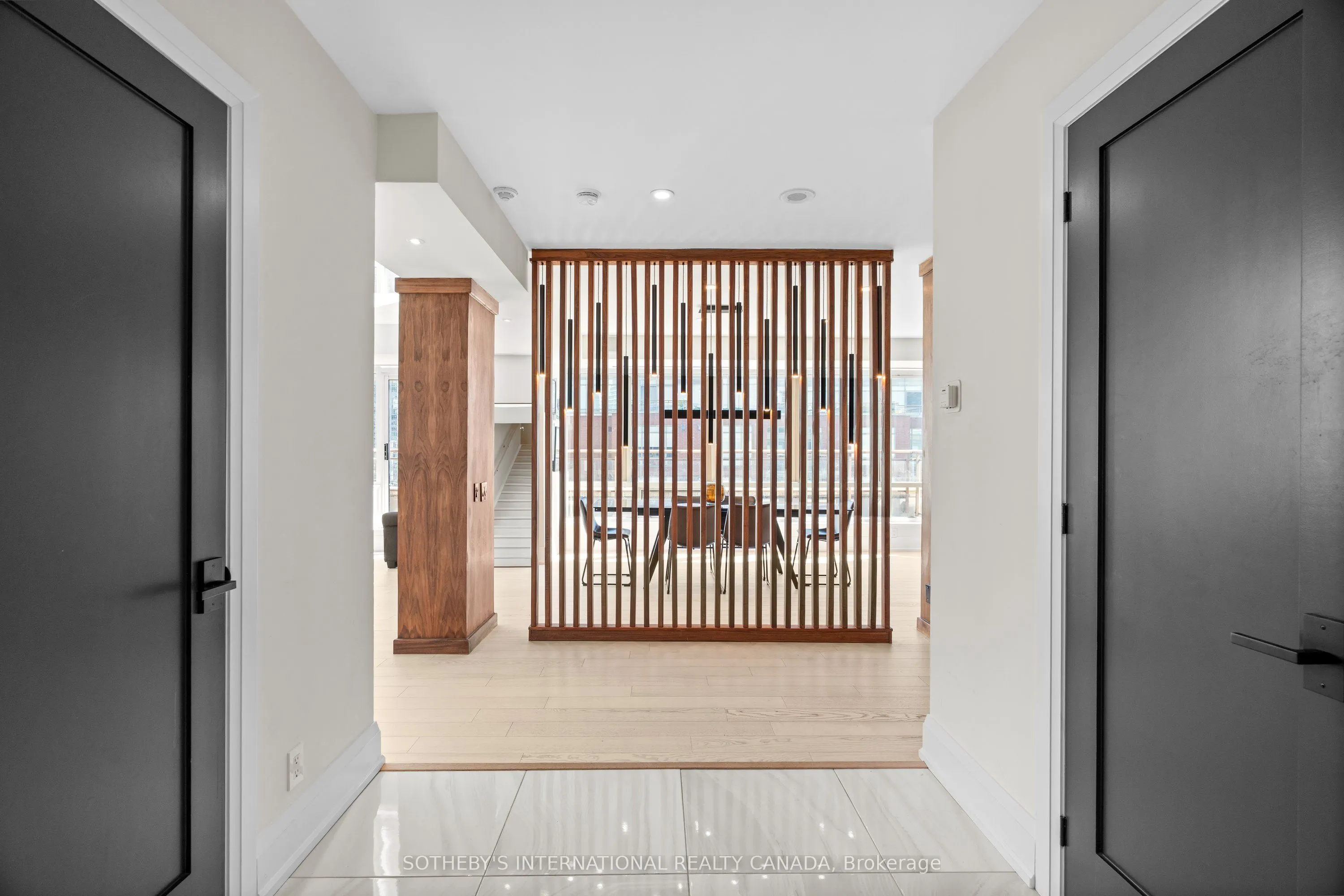 500 Queens Quay, #PH 1005W