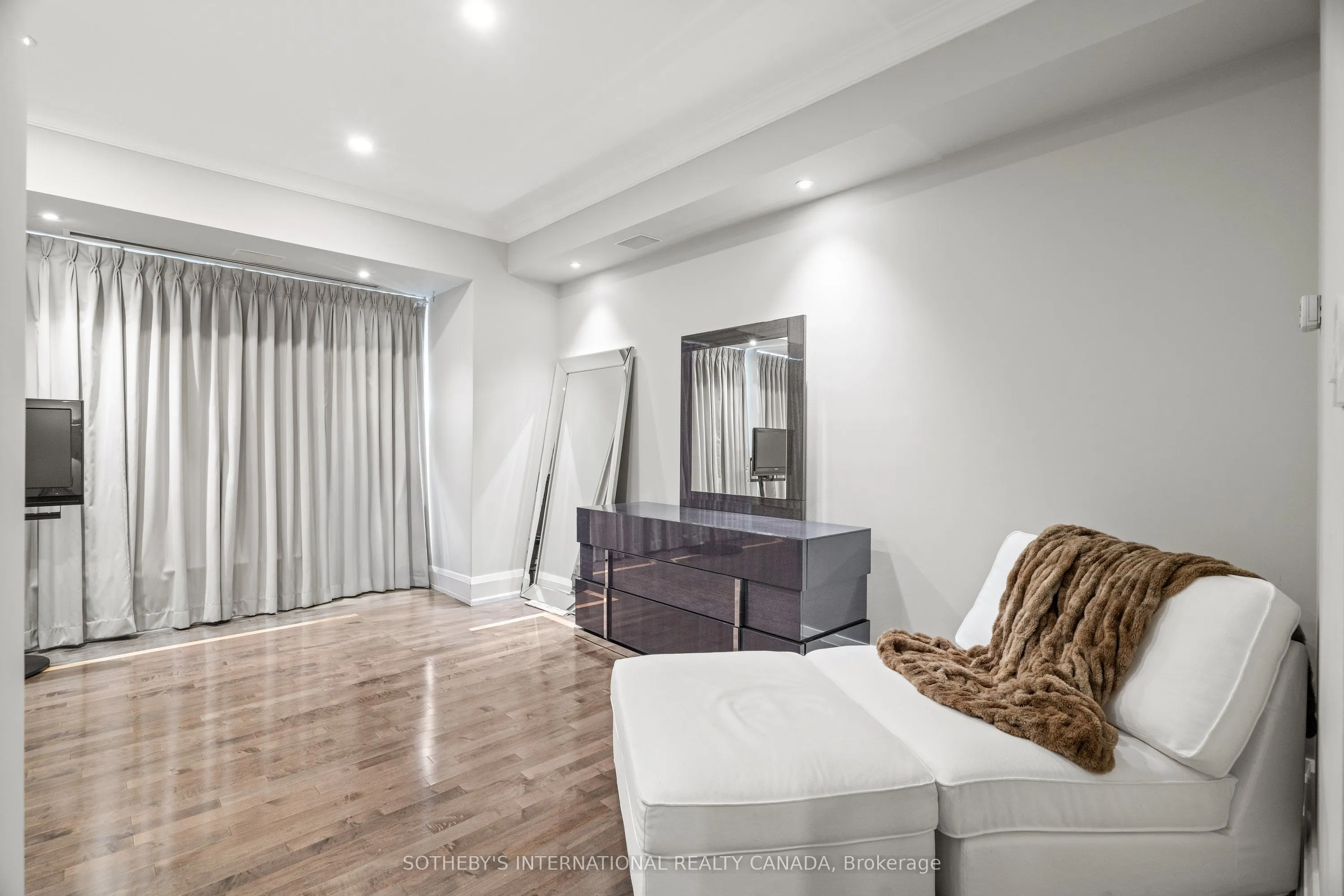 500 Queens Quay, #PH 1005W