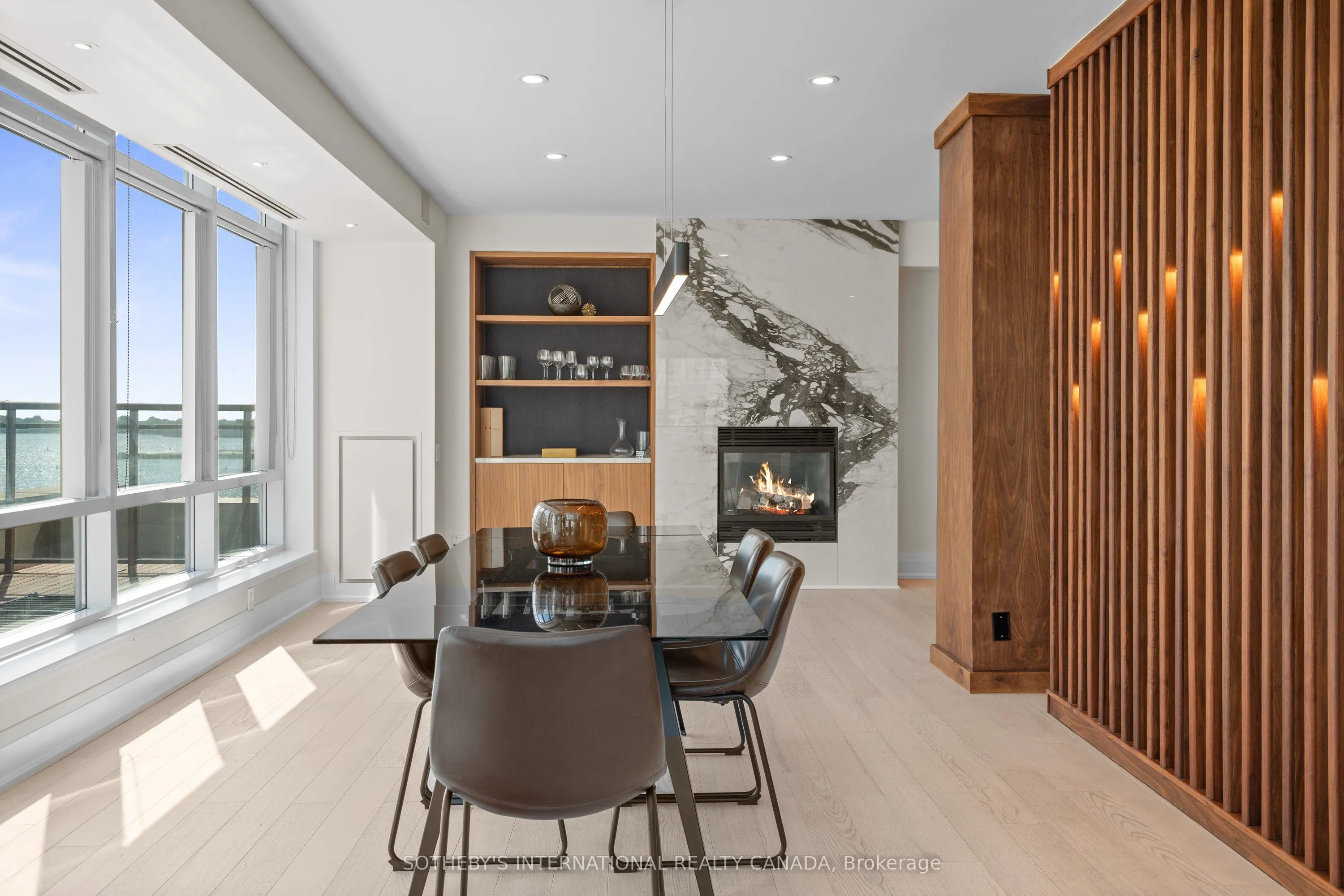 500 Queens Quay, #PH 1005W