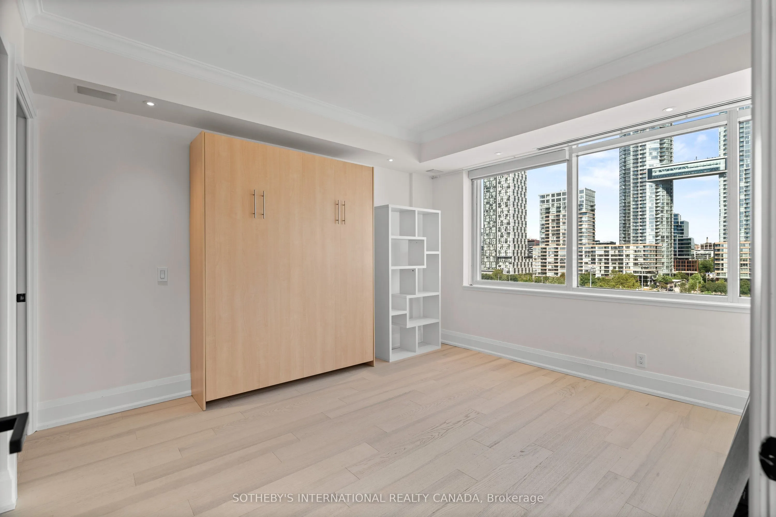 500 Queens Quay, #PH 1005W