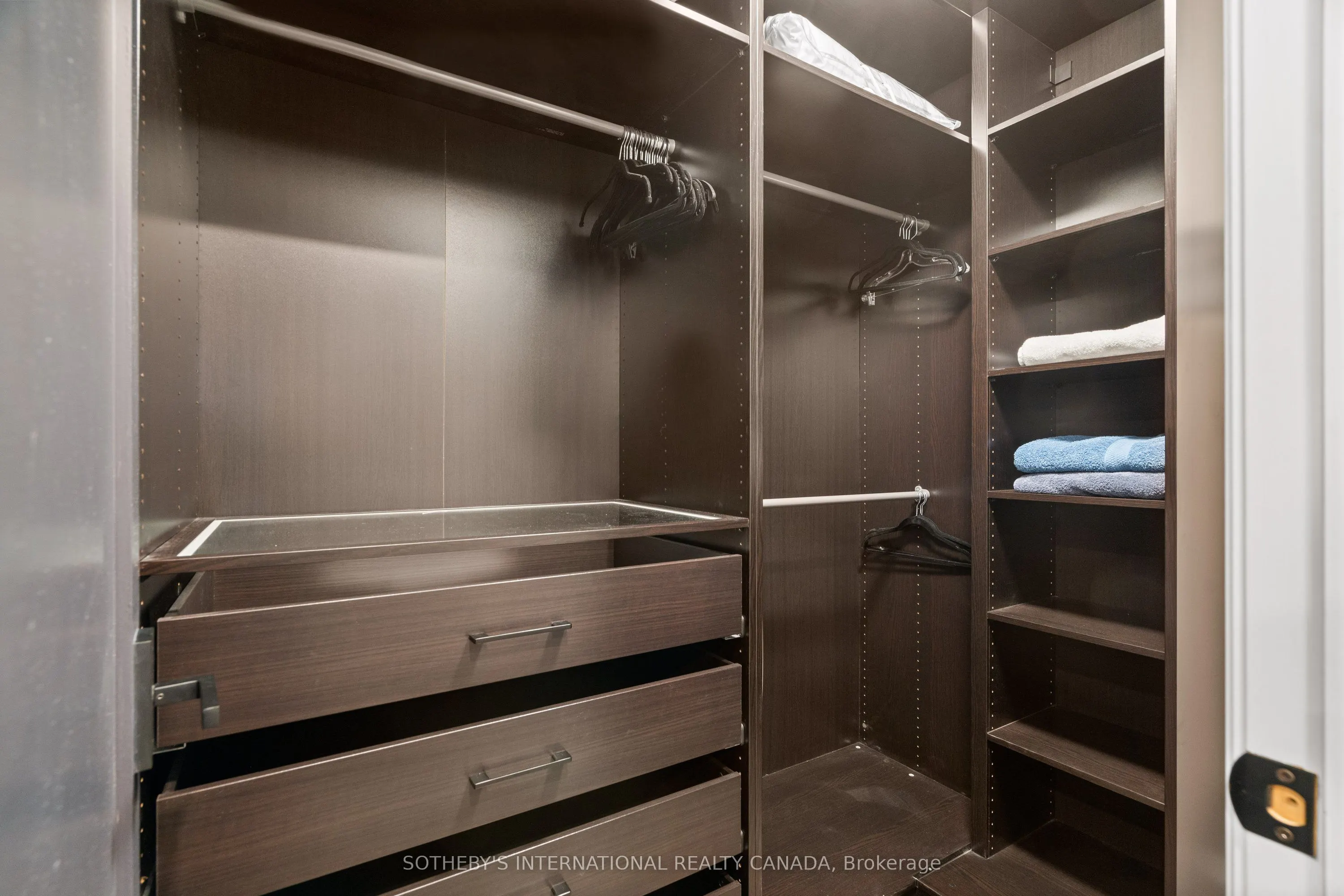 500 Queens Quay, #PH 1005W