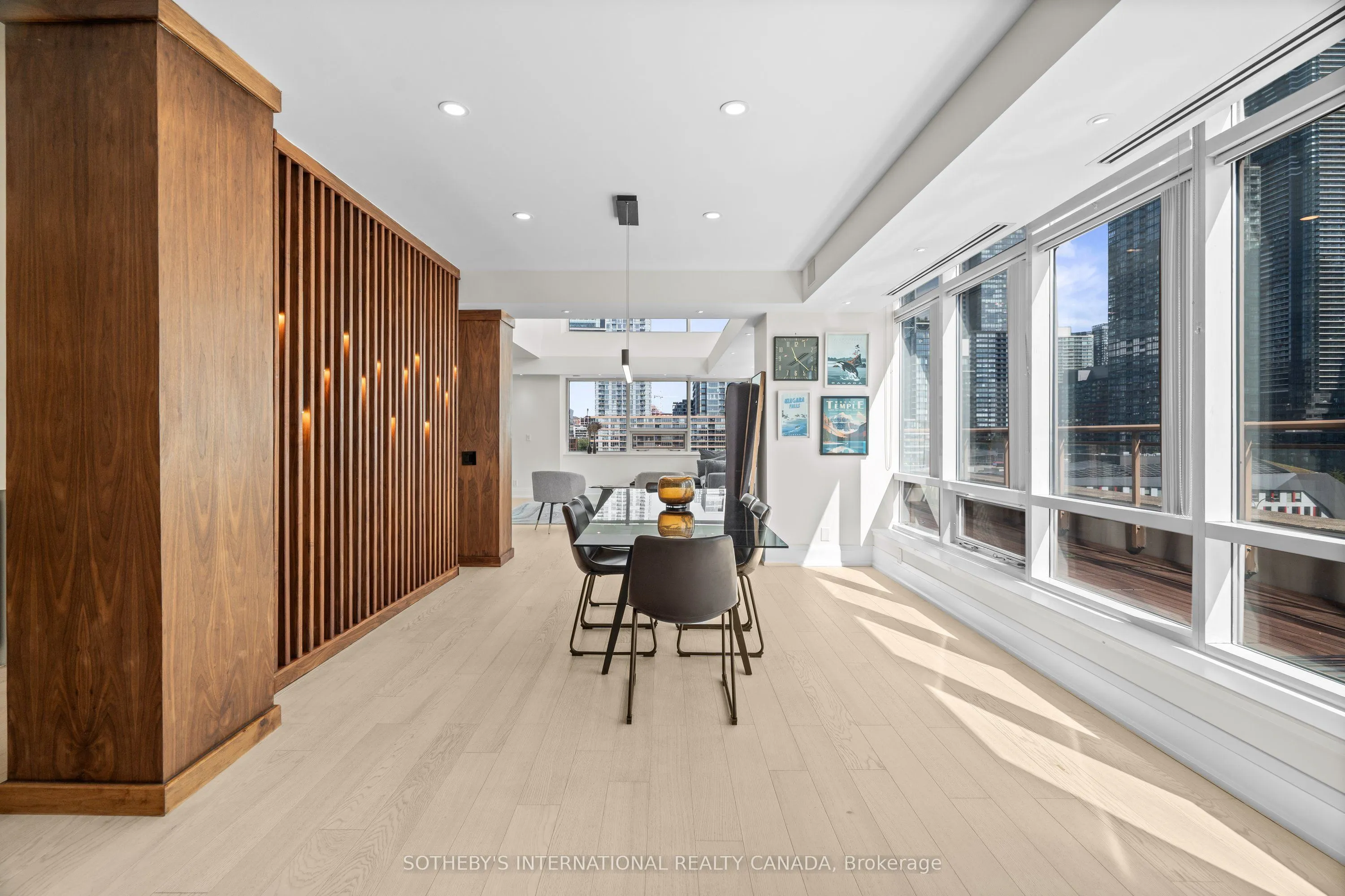 500 Queens Quay, #PH 1005W
