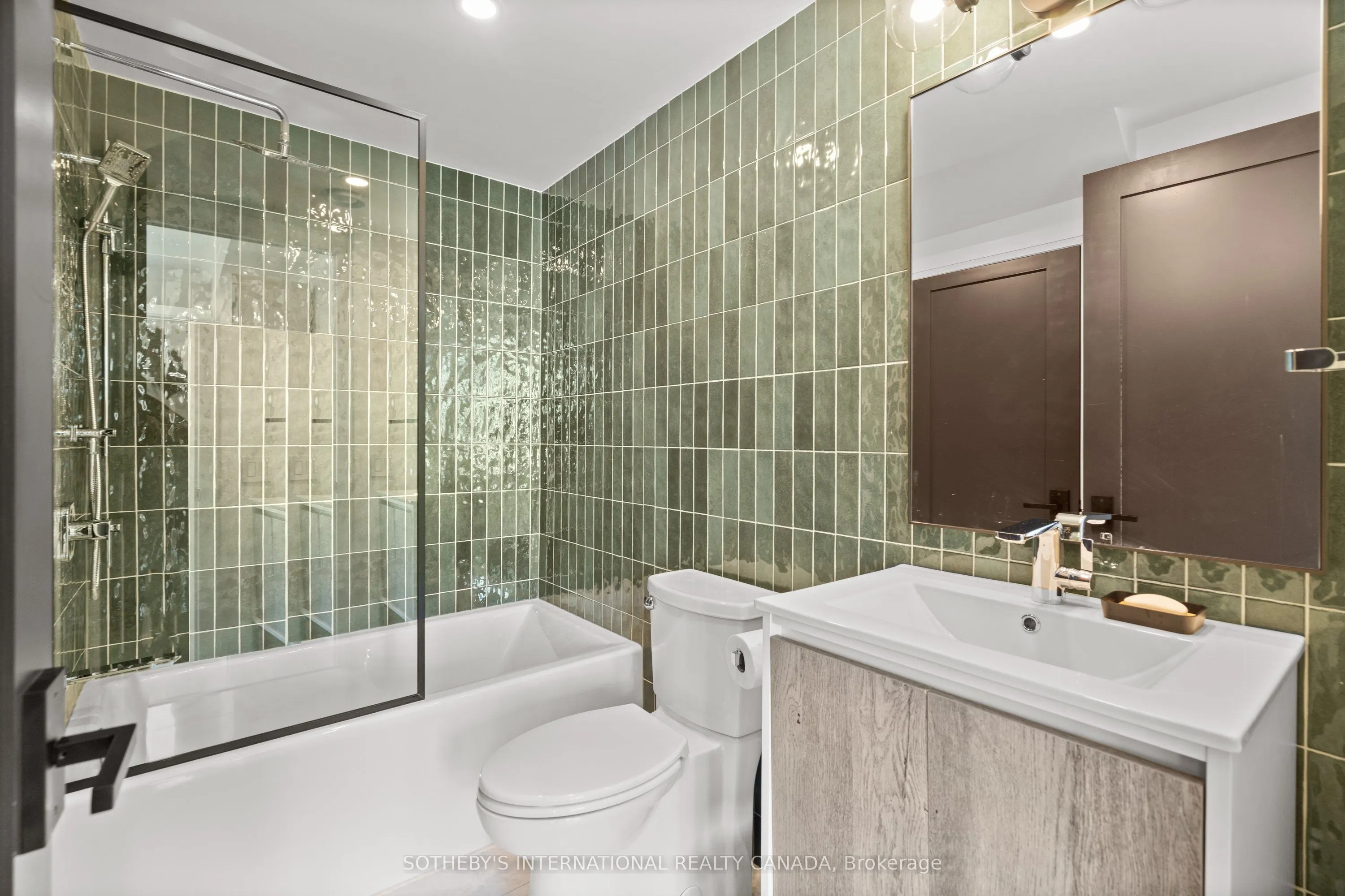 500 Queens Quay, #PH 1005W
