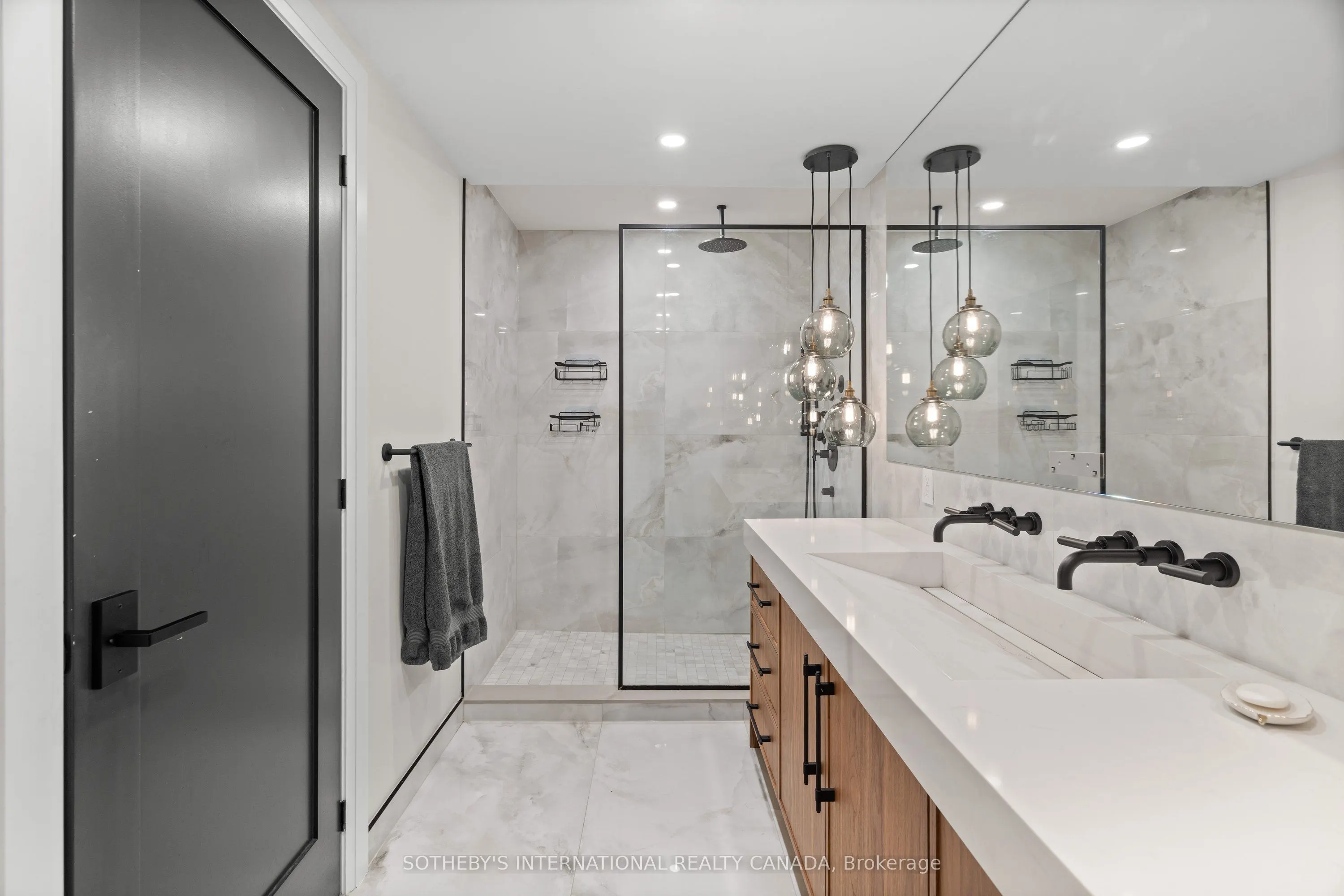 500 Queens Quay, #PH 1005W