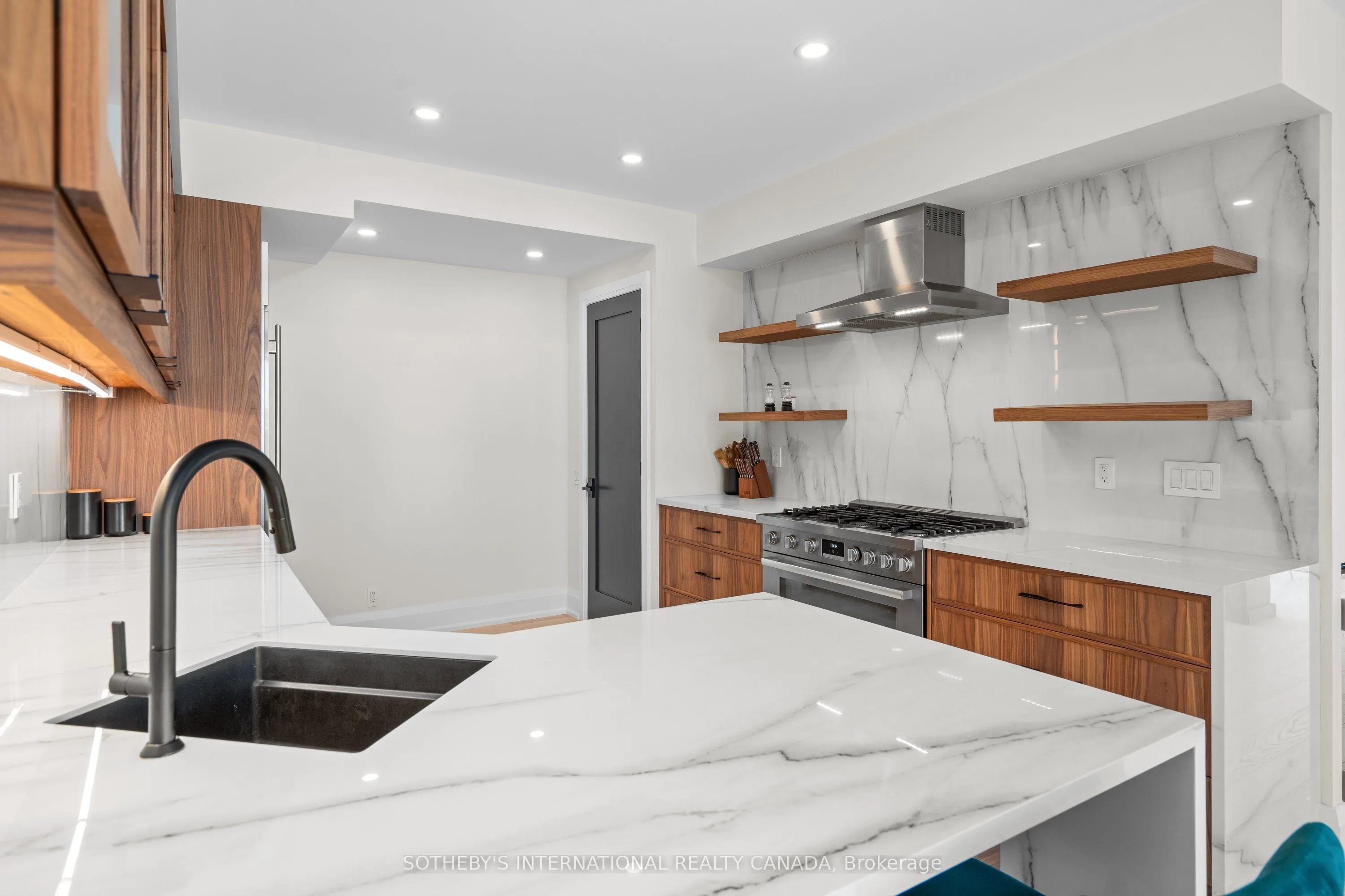 500 Queens Quay, #PH 1005W