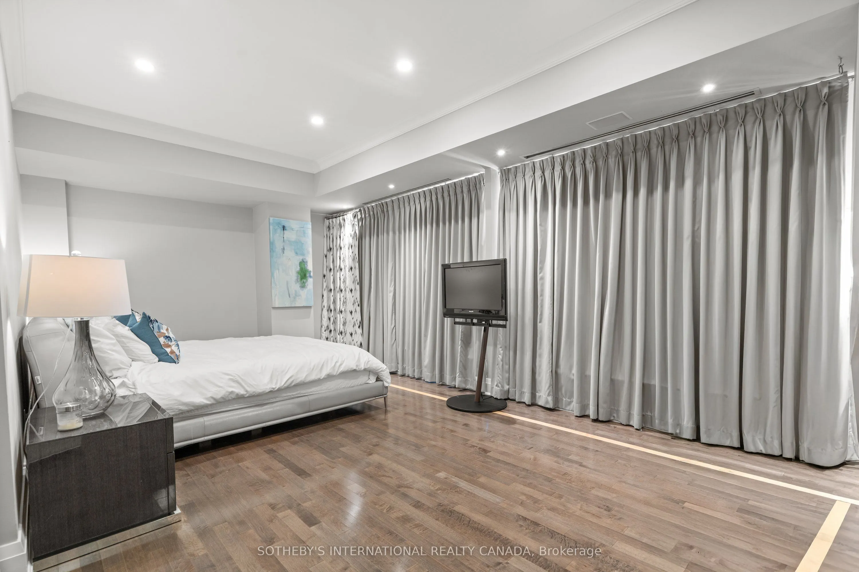 500 Queens Quay, #PH 1005W
