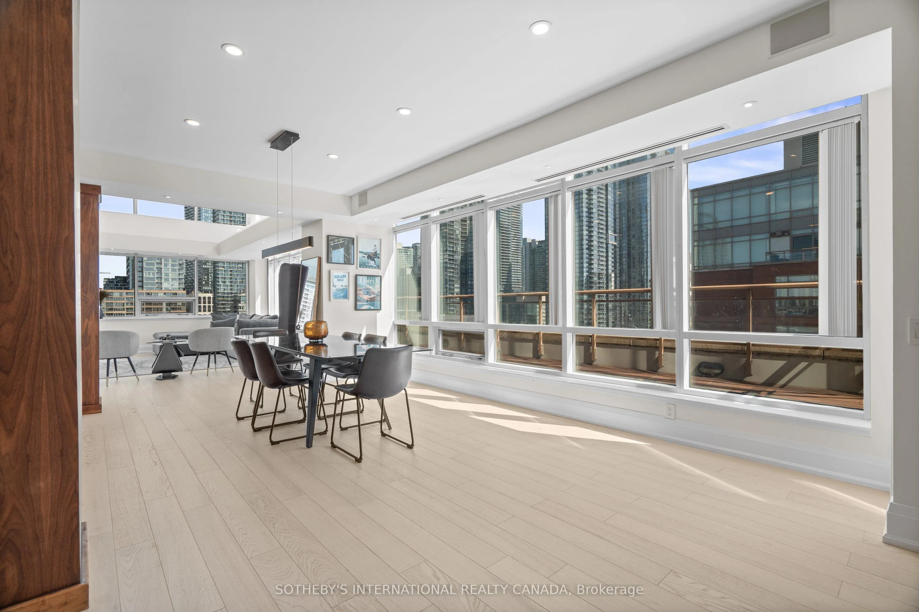 500 Queens Quay, #PH 1005W