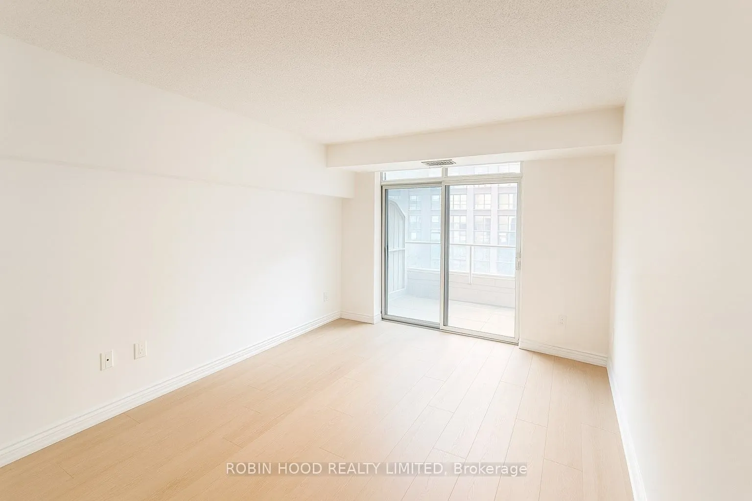 105 Victoria Street, #307