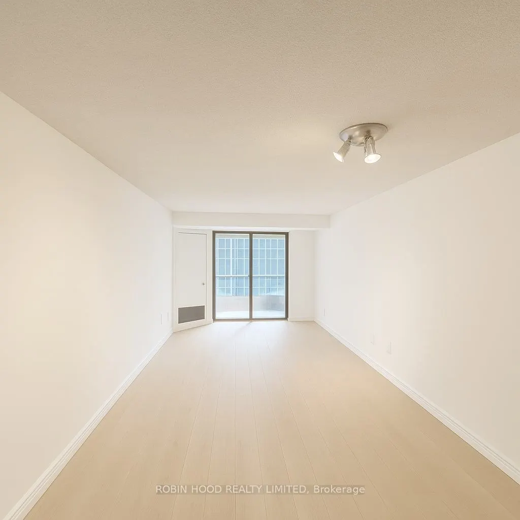 105 Victoria Street, #307