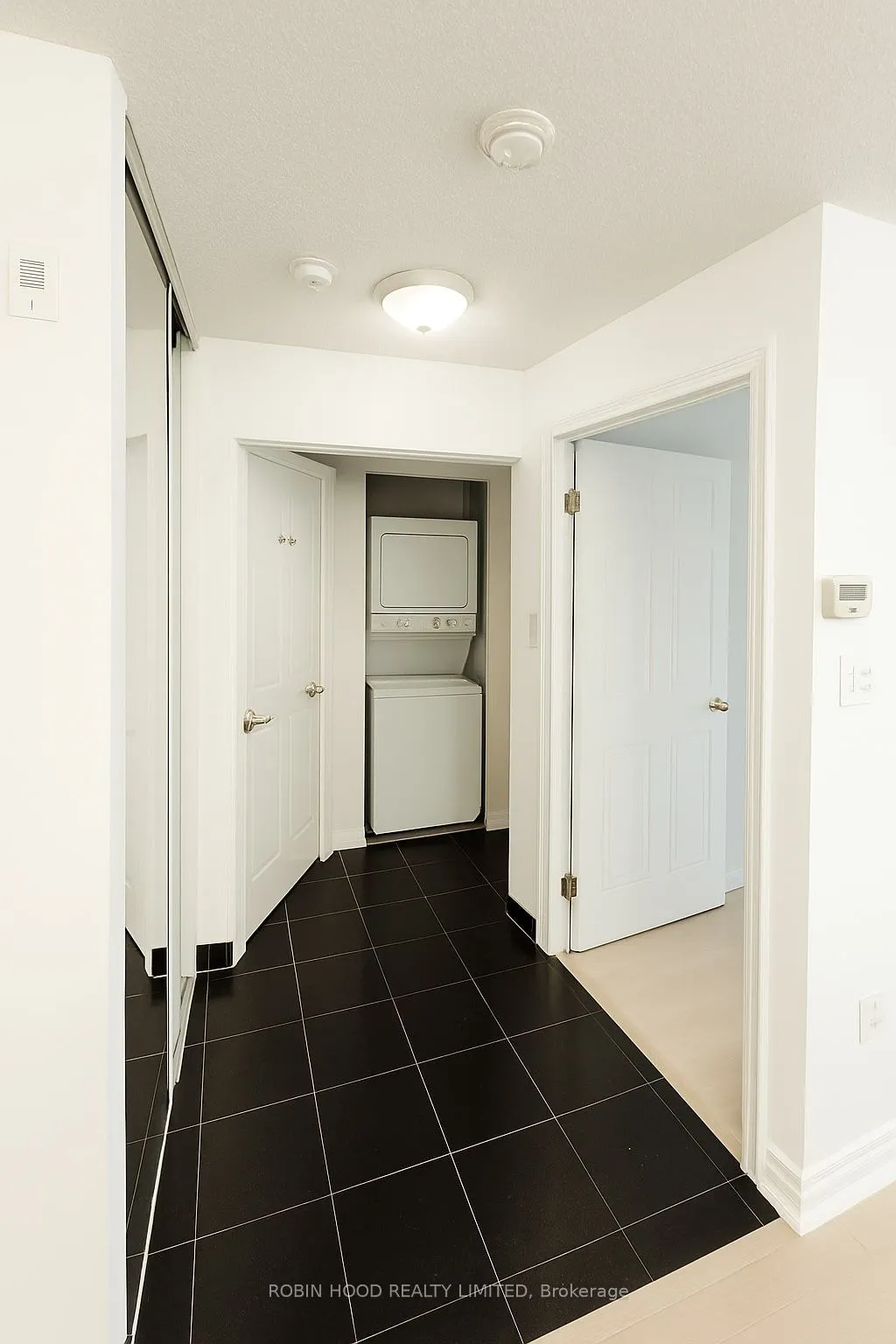 105 Victoria Street, #307