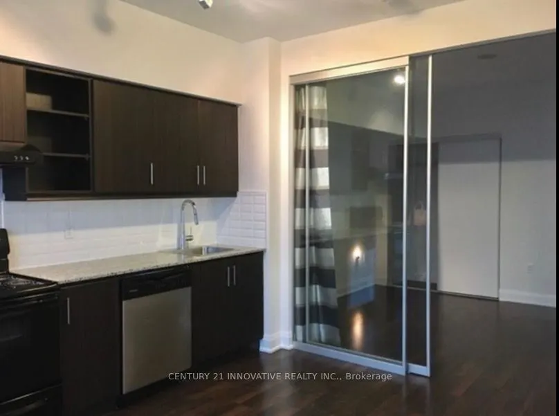 160 Vanderhoof Avenue, #811