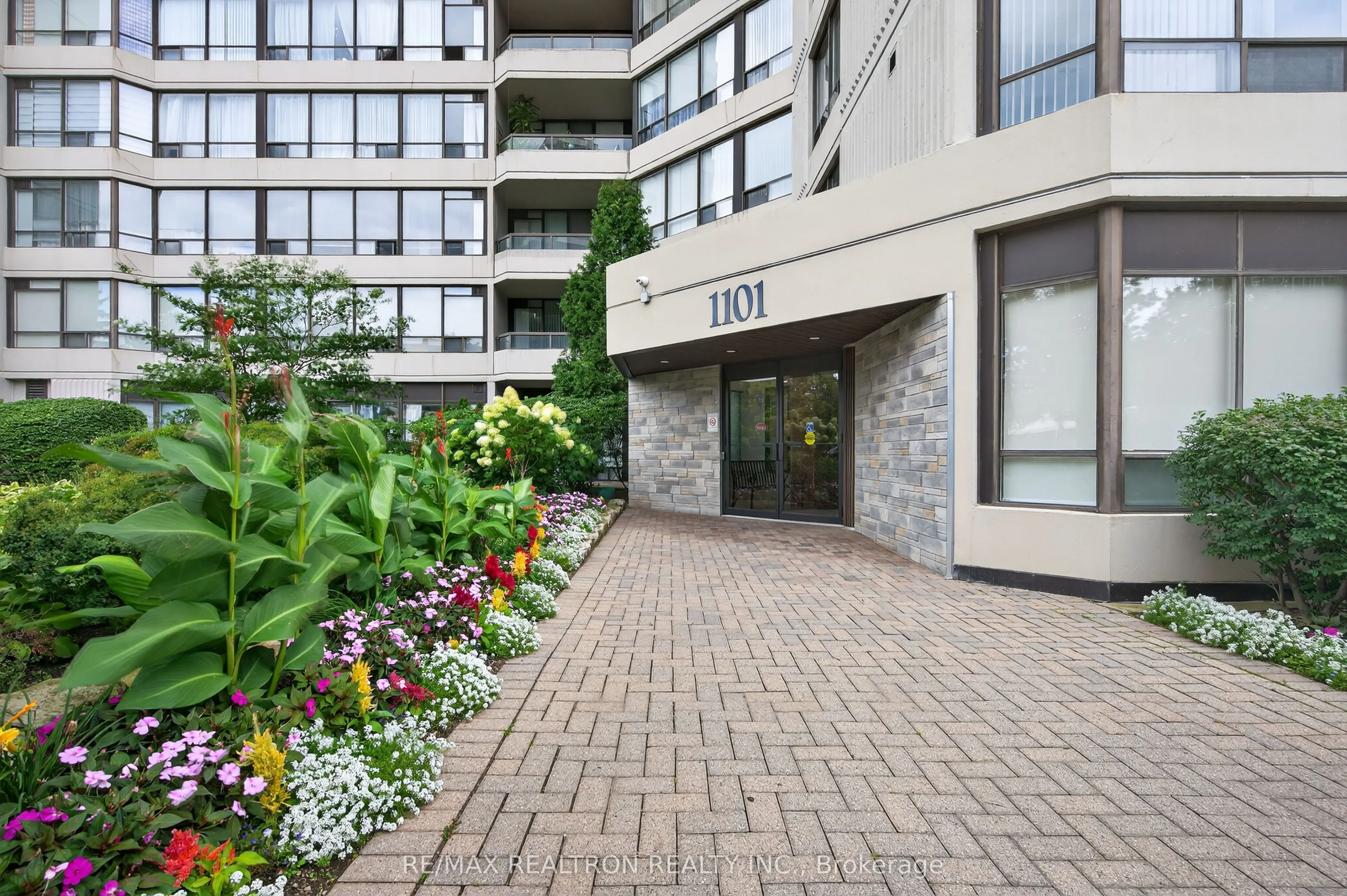 1101 Steeles Avenue W, #602