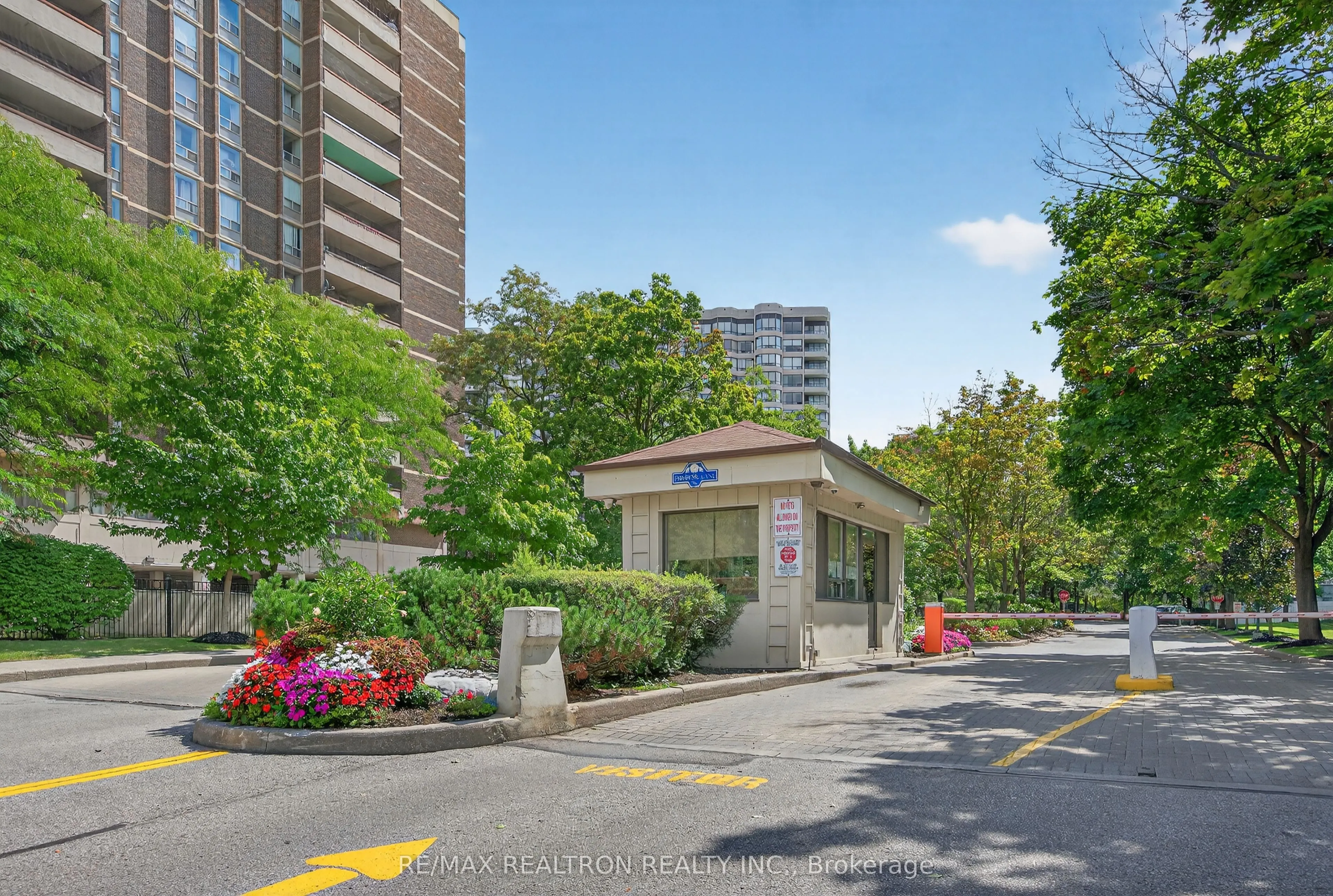 1101 Steeles Avenue W, #602