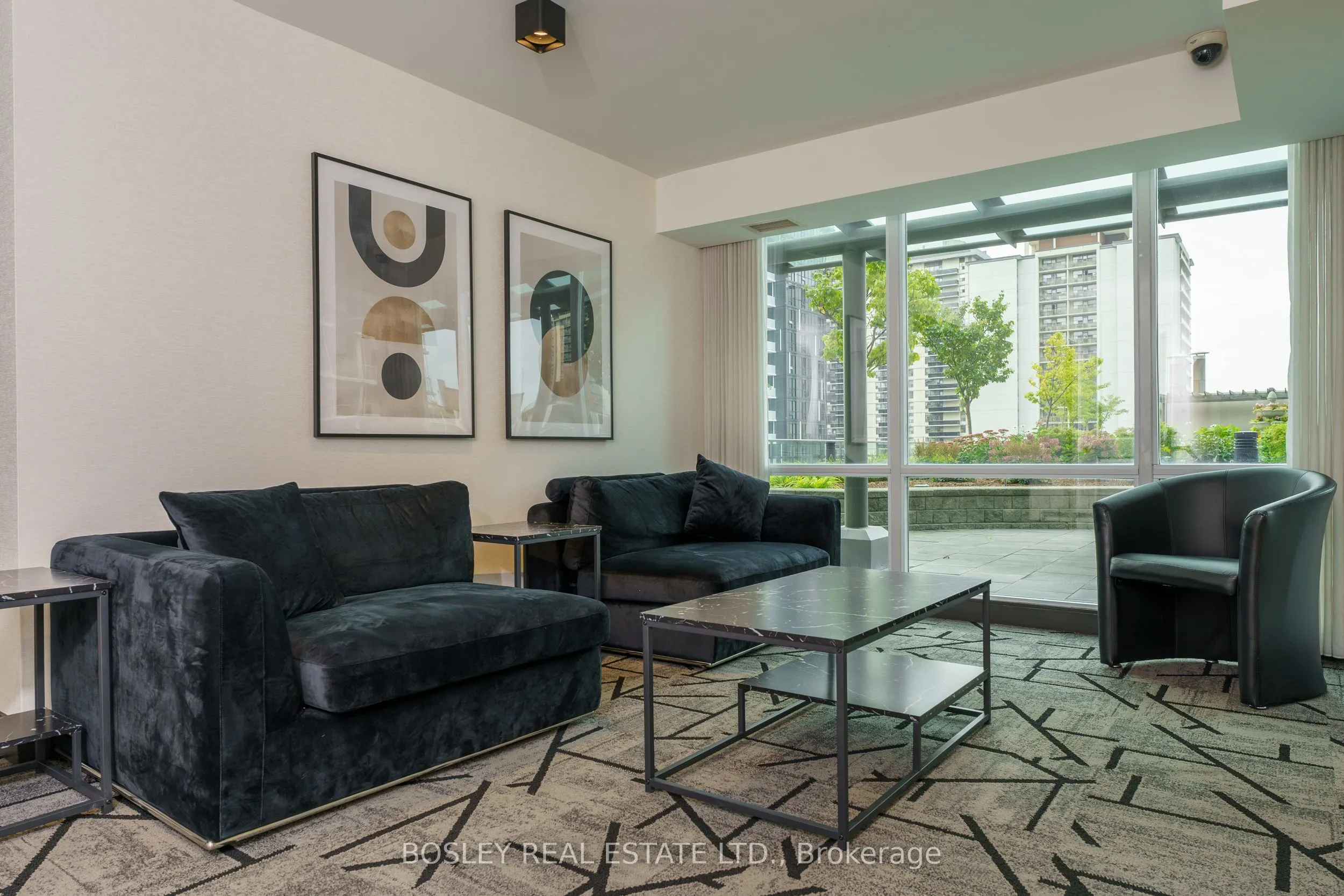 88 Broadway Avenue, #318
