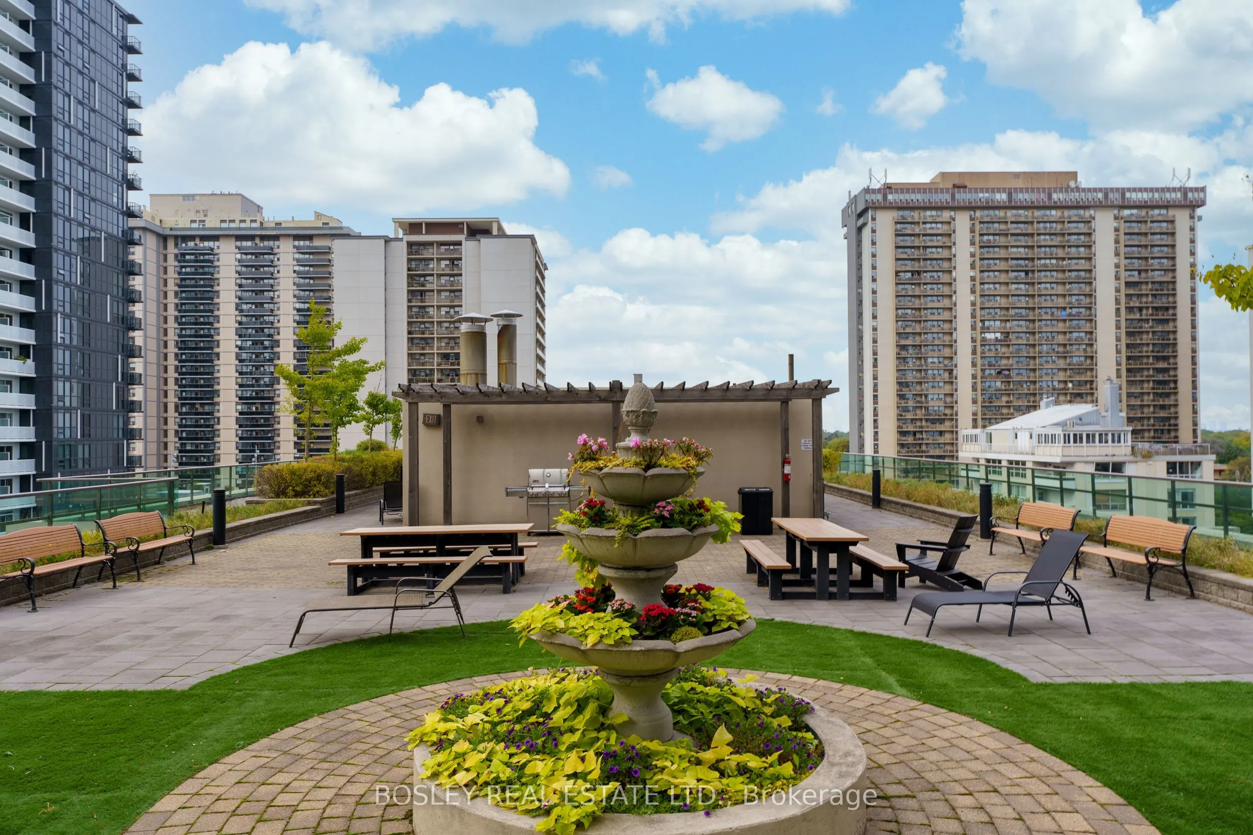 88 Broadway Avenue, #318