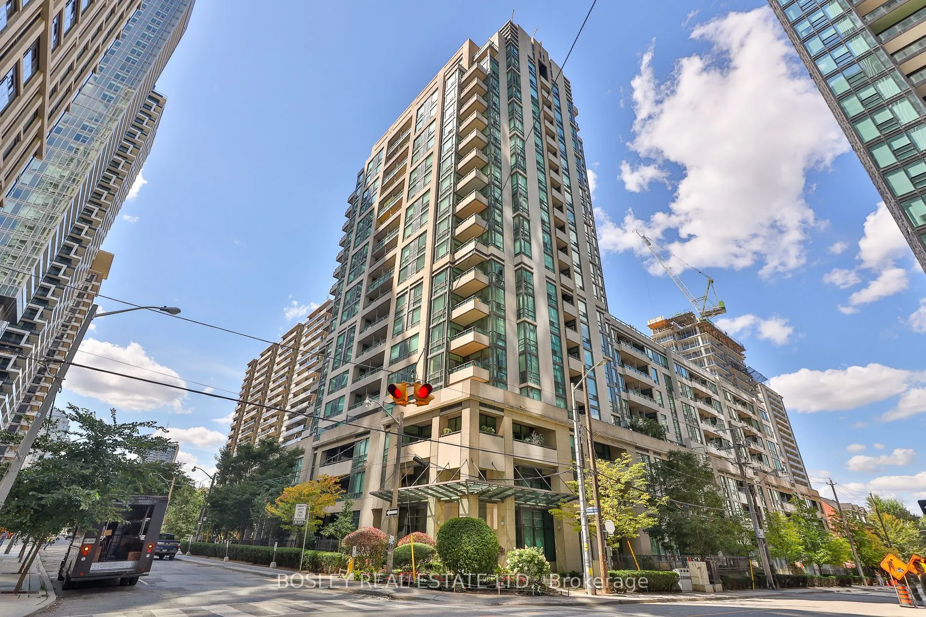 88 Broadway Avenue, #318