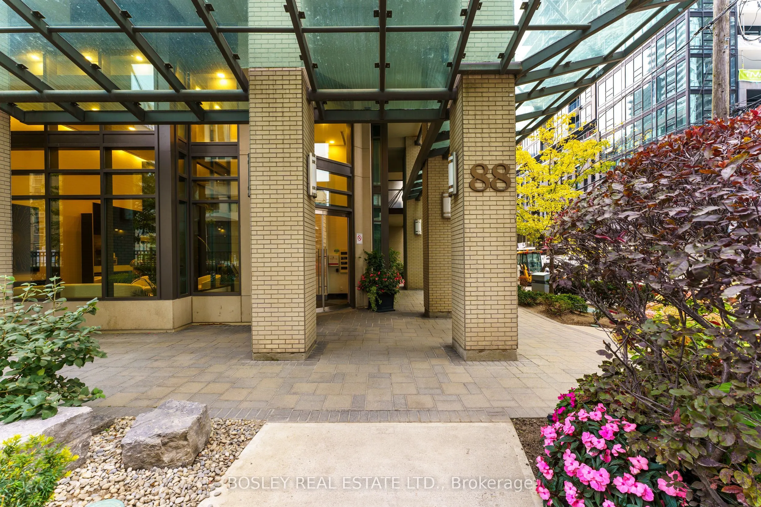 88 Broadway Avenue, #318