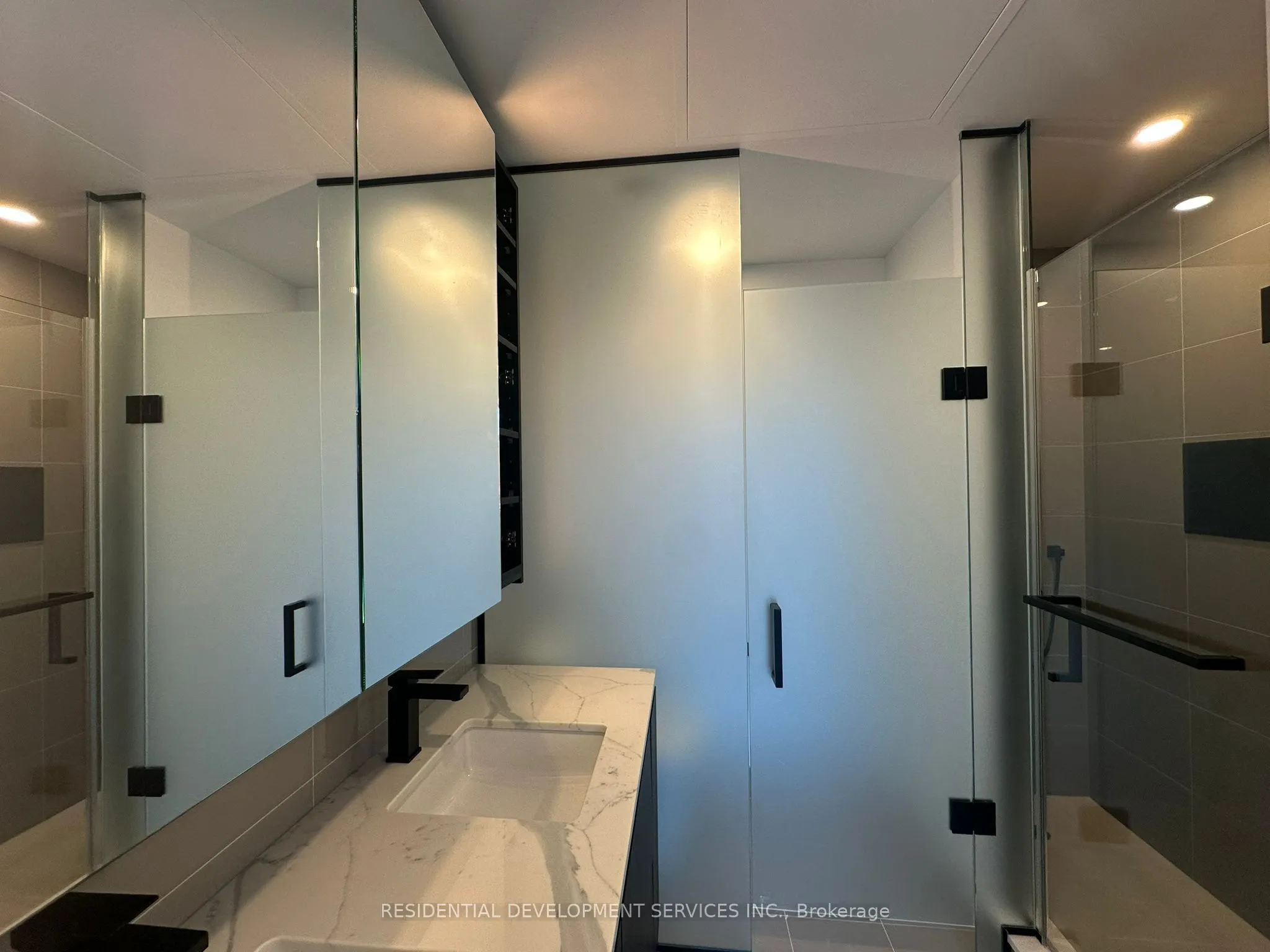 699 Sheppard Avenue E, #905