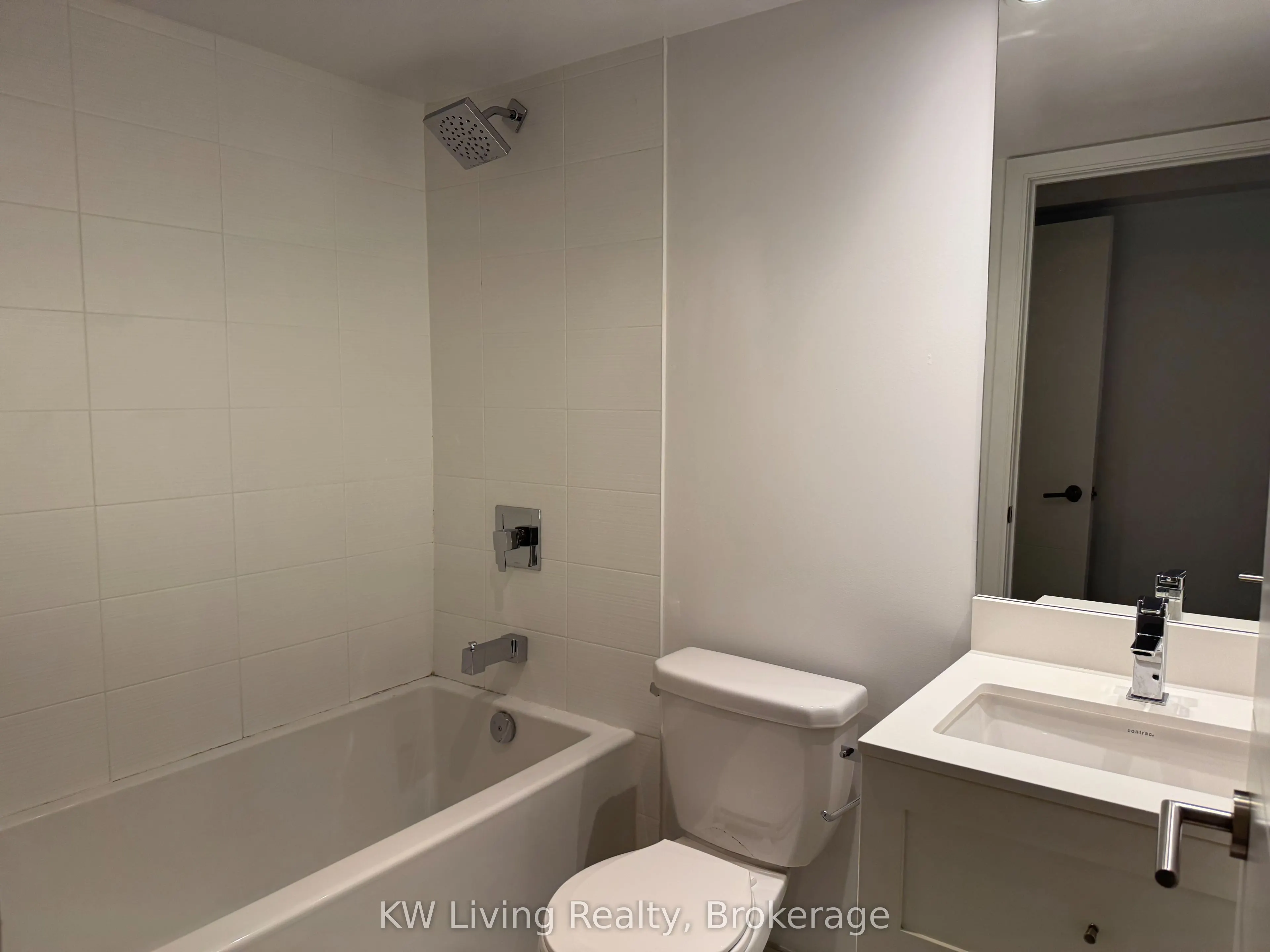 525 Adelaide Street W, #333