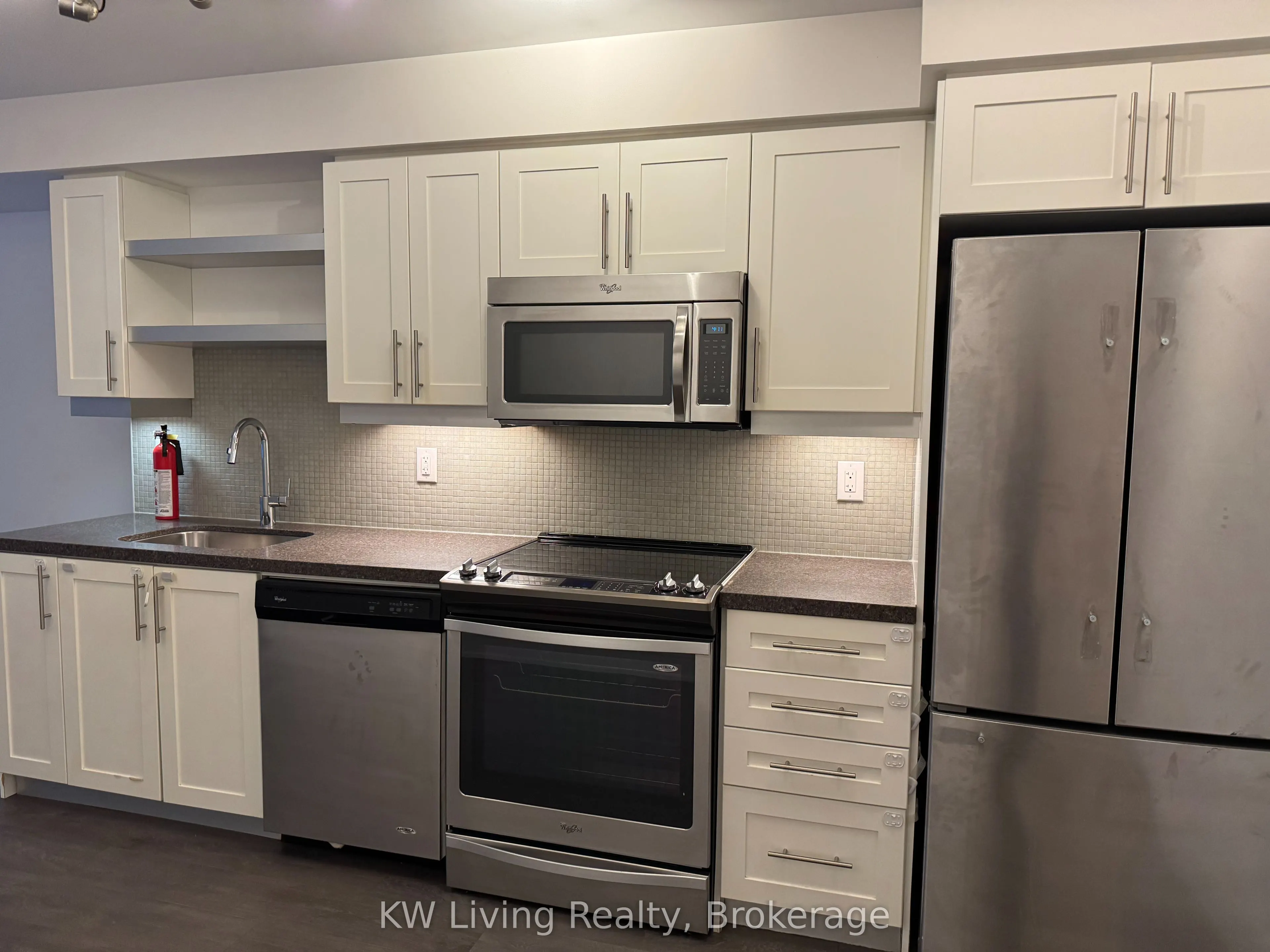 525 Adelaide Street W, #333