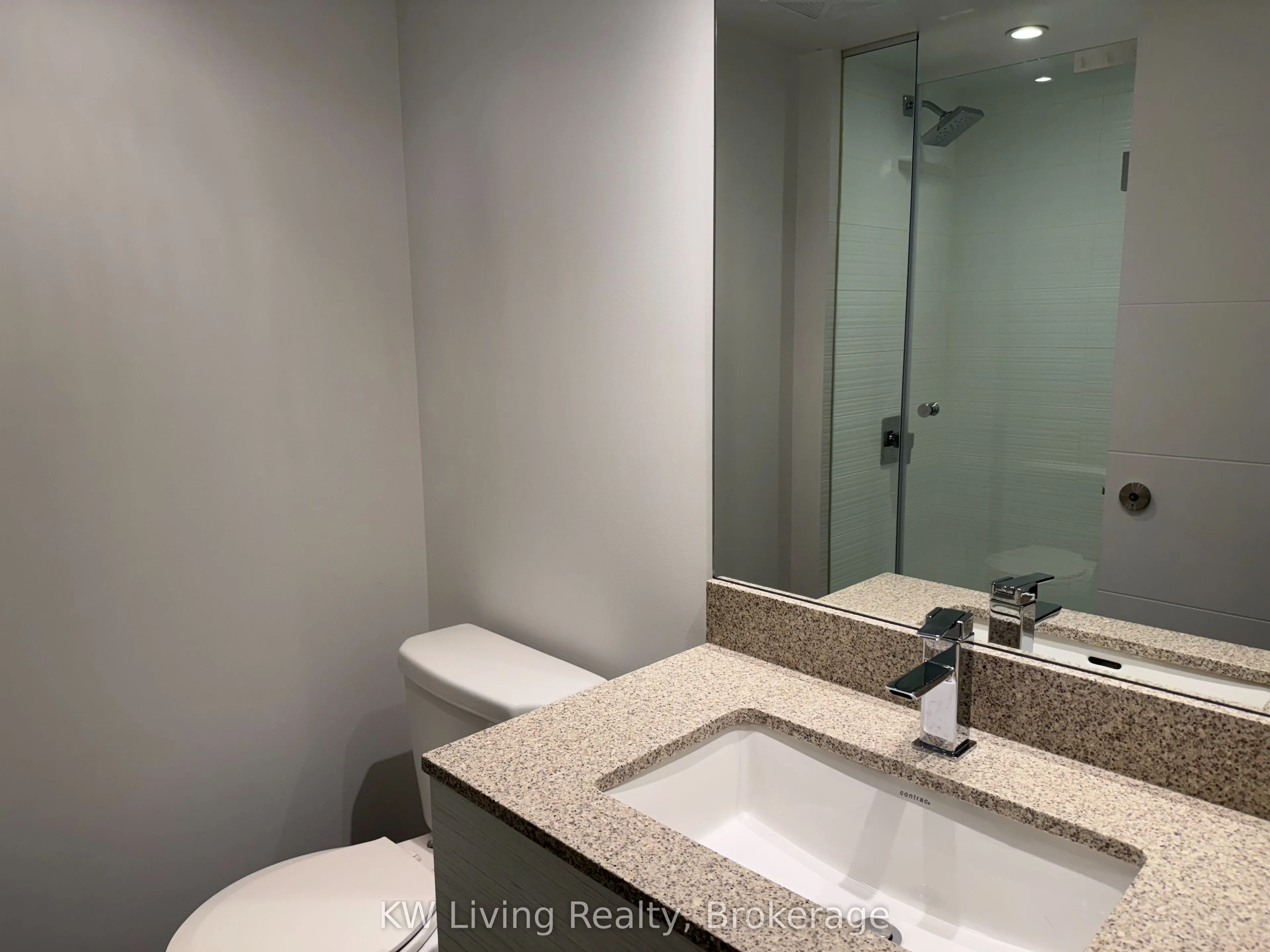 525 Adelaide Street W, #333