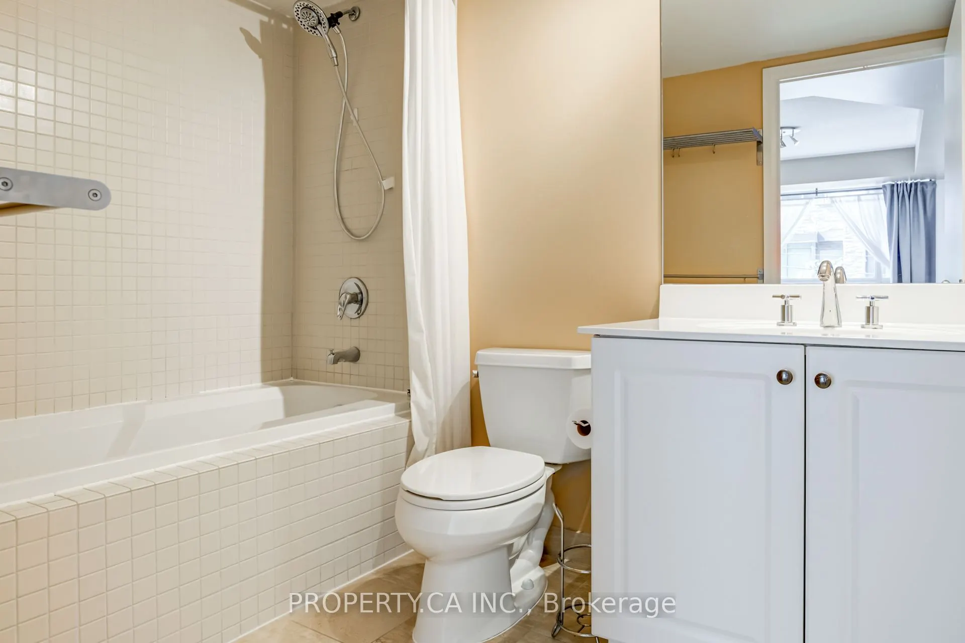 18 Beverley Street, #311