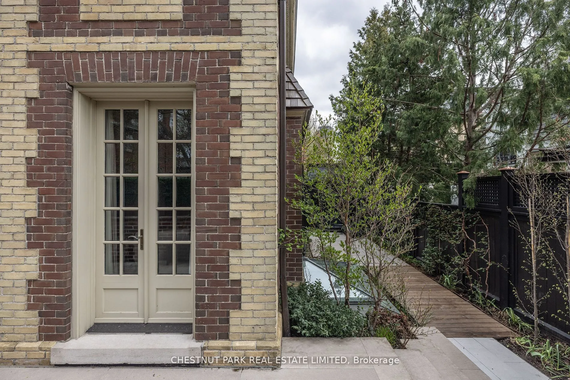 45 South Drive