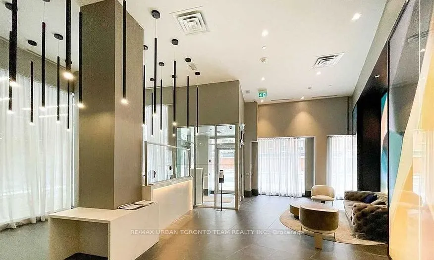 219 Dundas Street E, #807