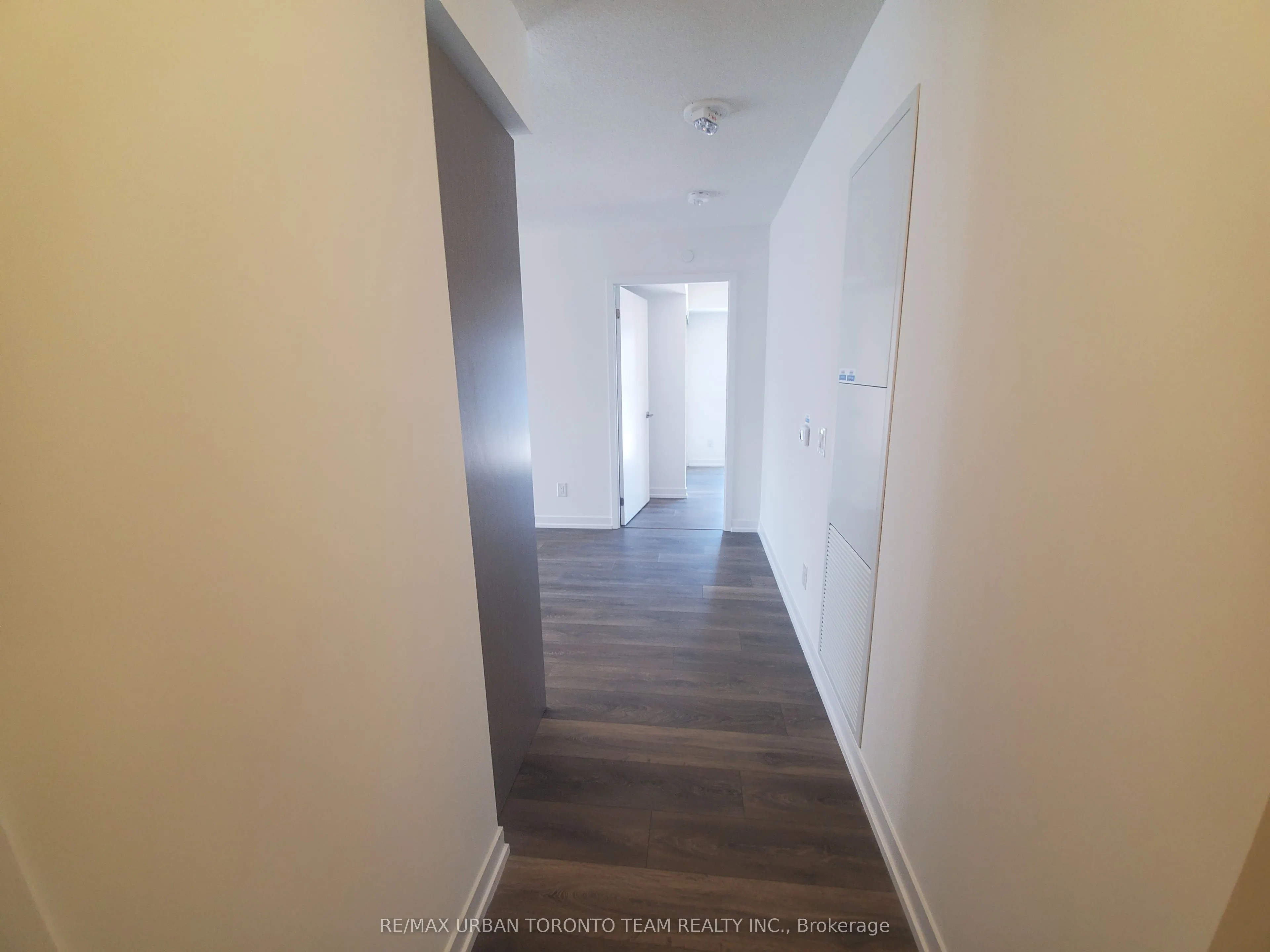 219 Dundas Street E, #807