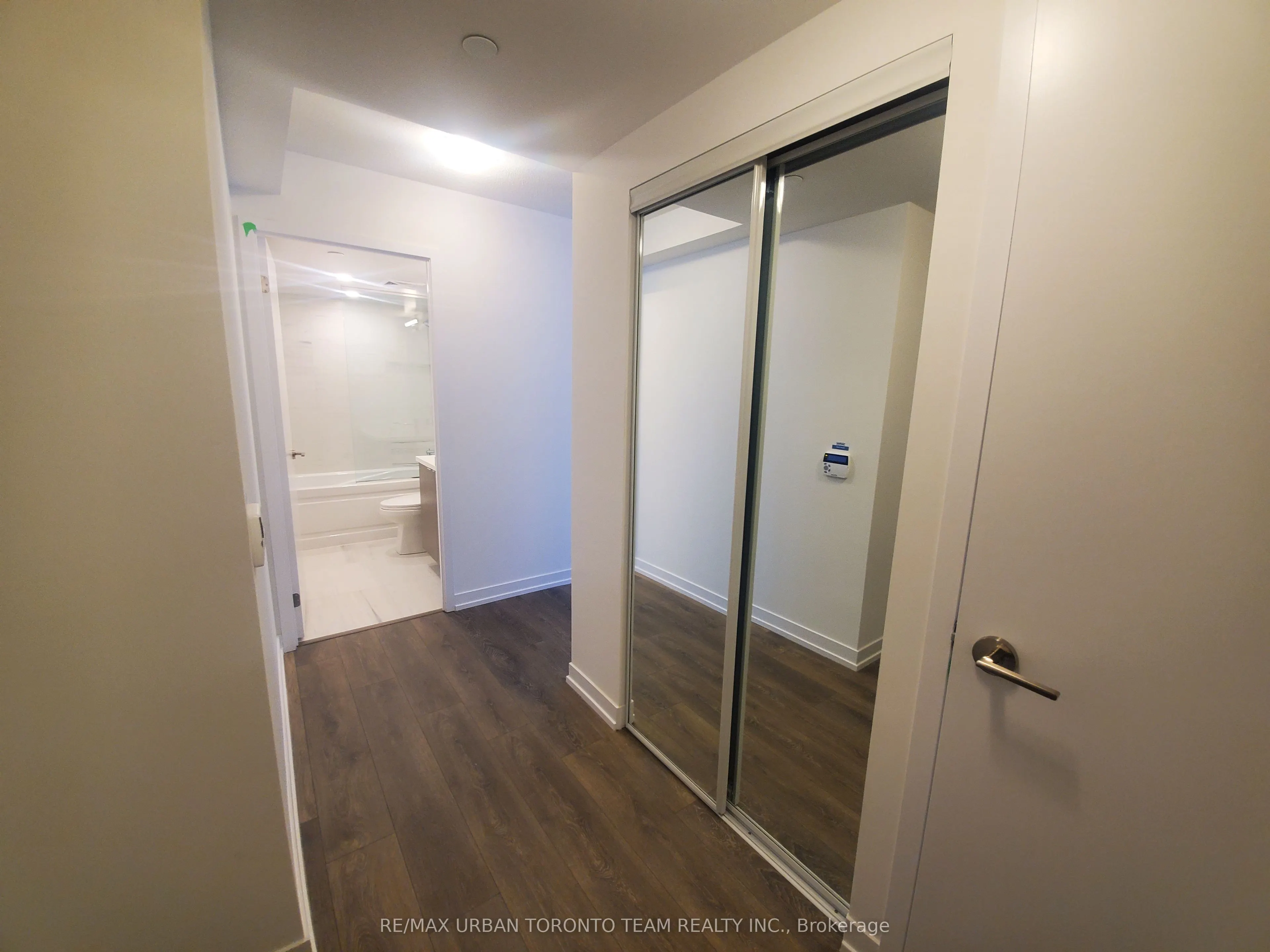 219 Dundas Street E, #807