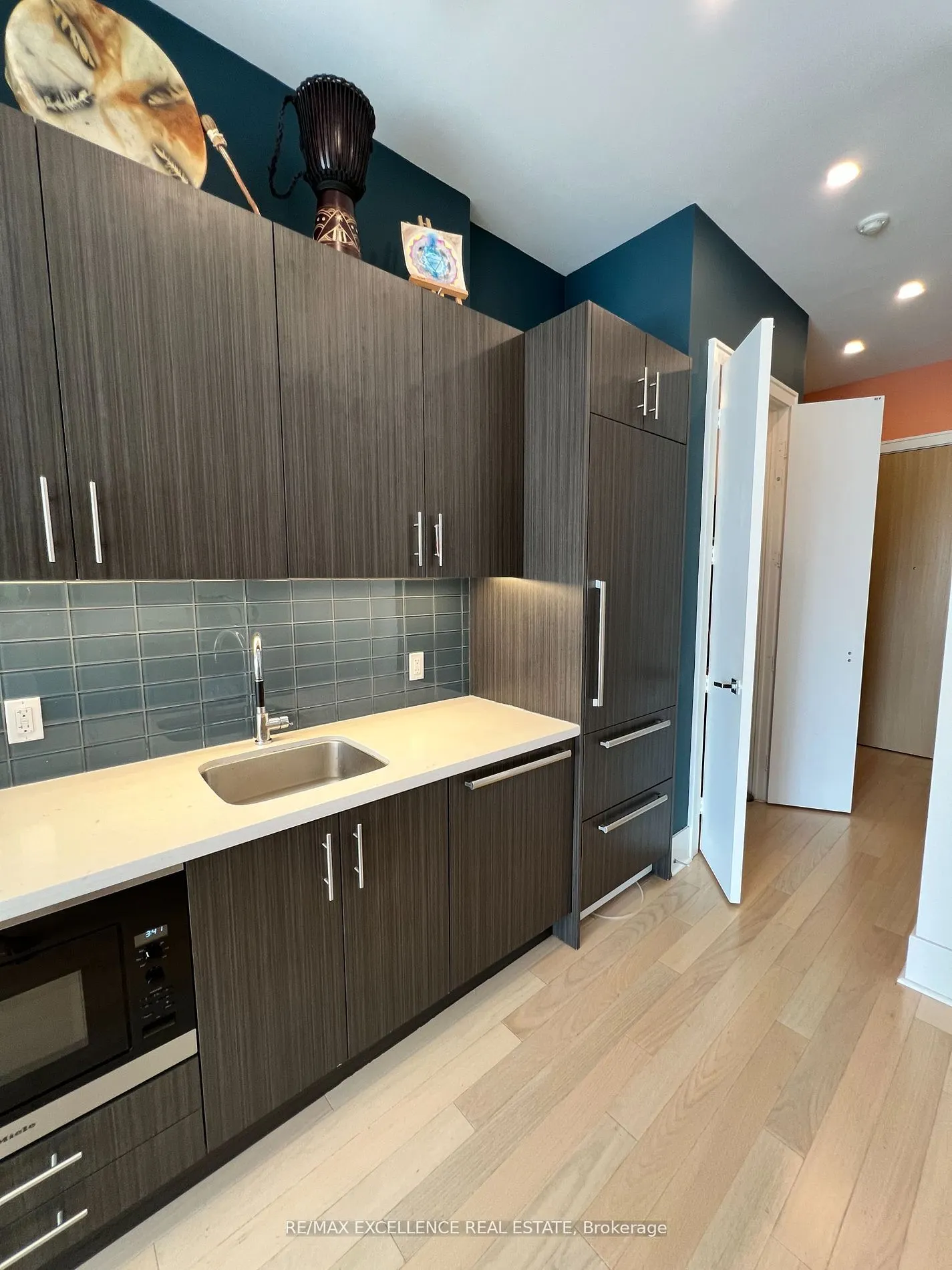 29 Queens Quay E, #1122