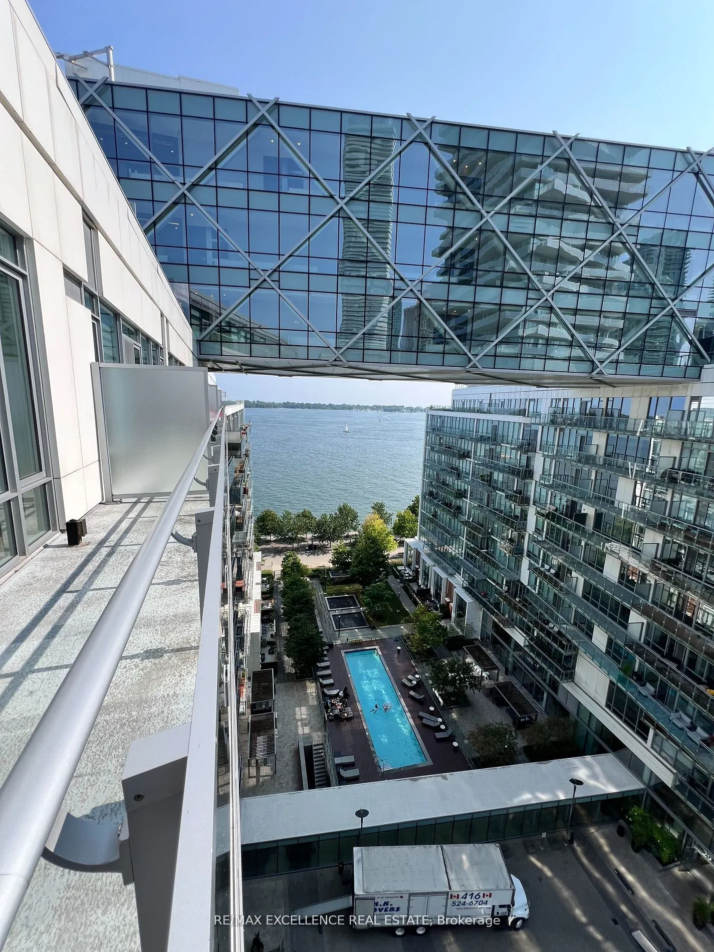 29 Queens Quay E, #1122