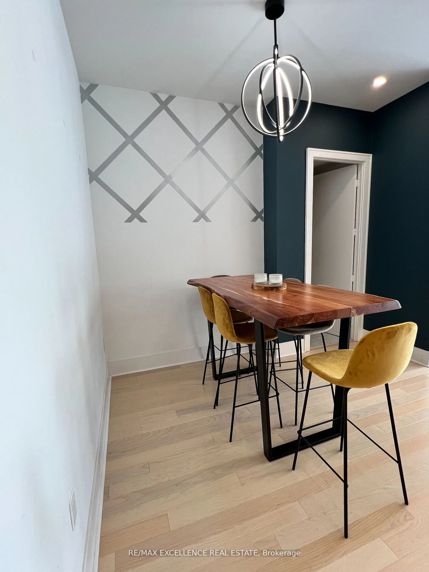 29 Queens Quay E, #1122