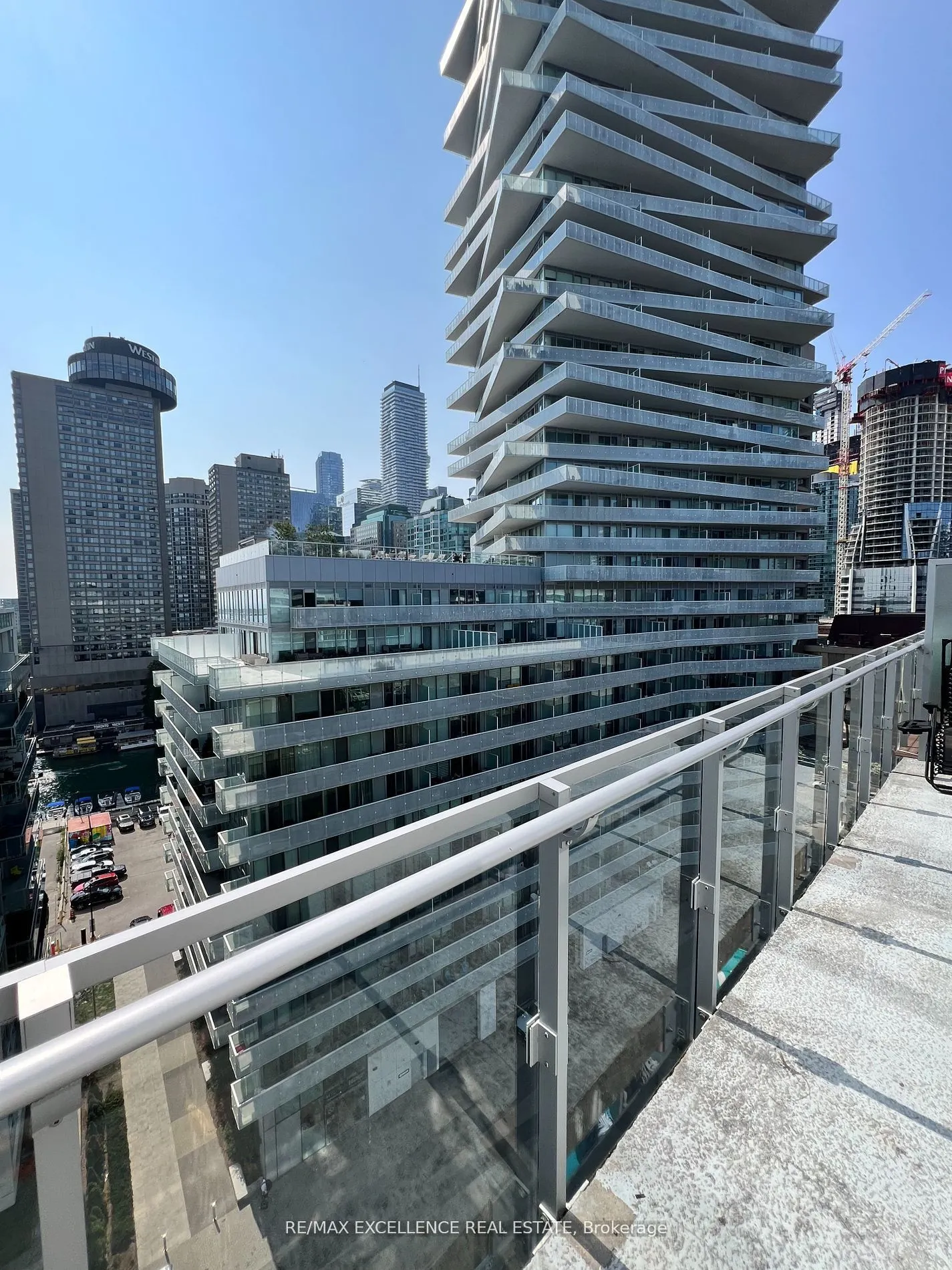 29 Queens Quay E, #1122