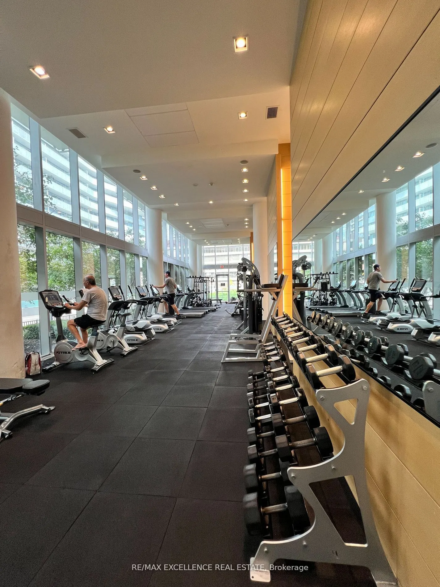 29 Queens Quay E, #1122