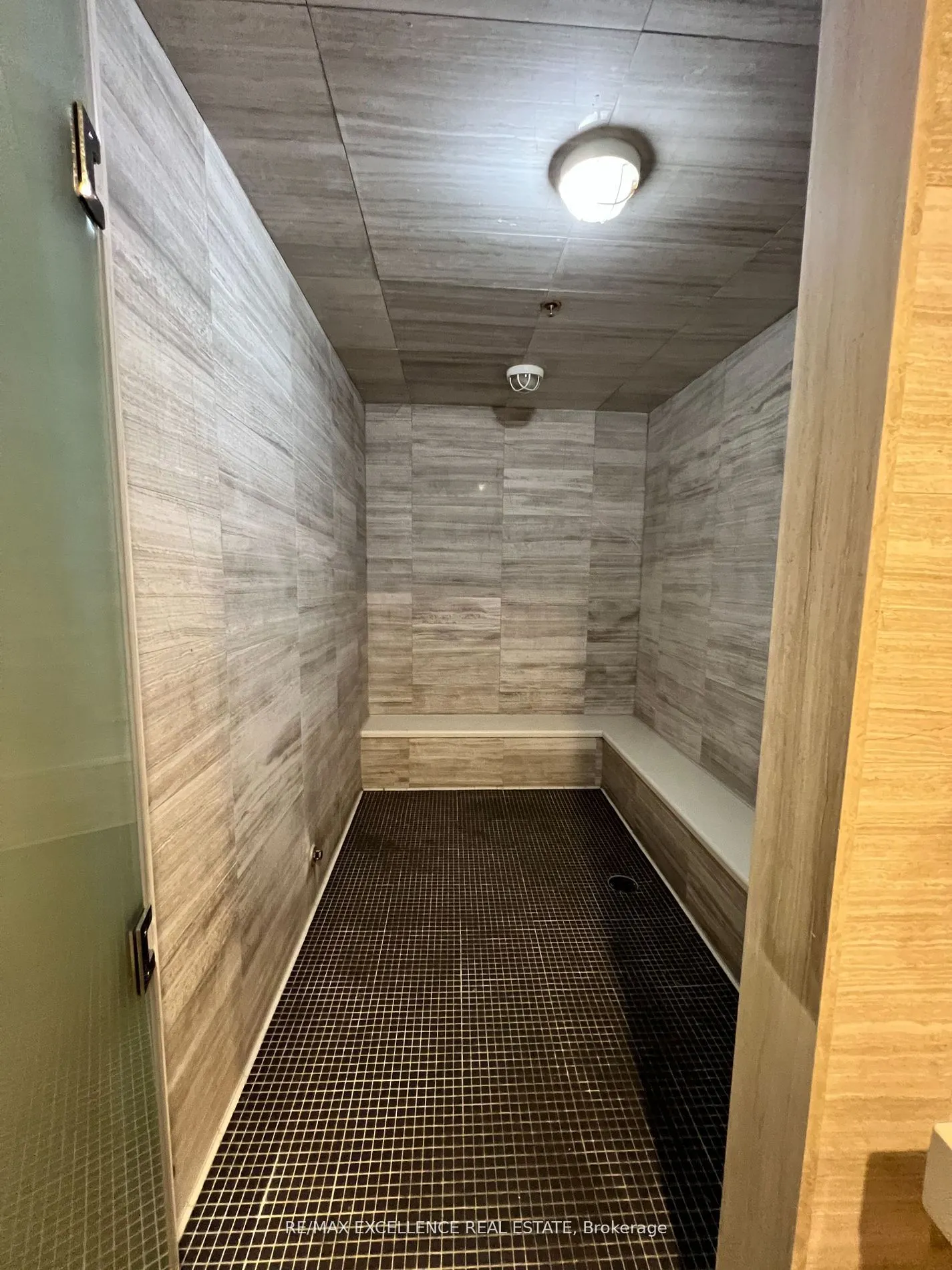 29 Queens Quay E, #1122