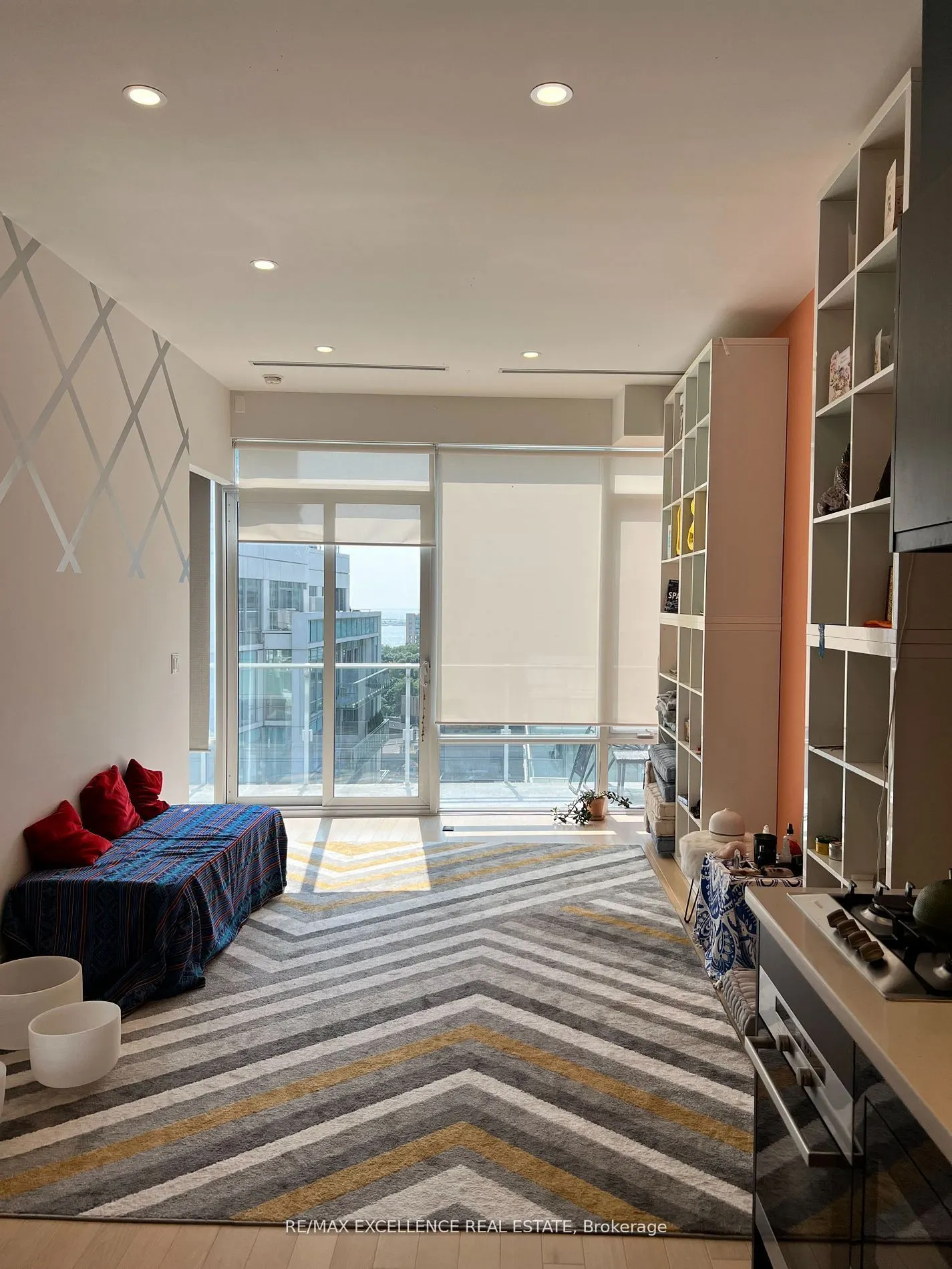 29 Queens Quay E, #1122