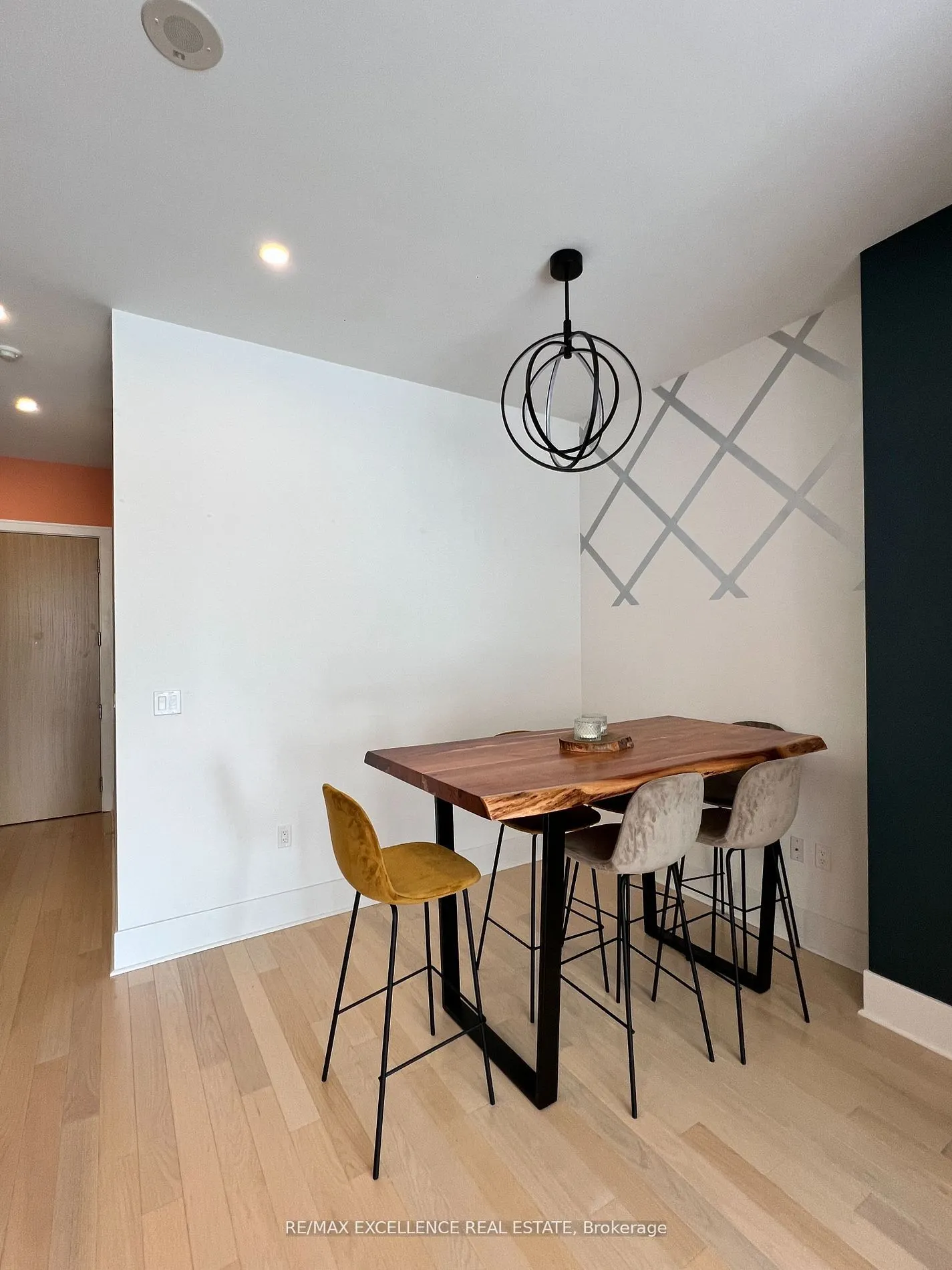 29 Queens Quay E, #1122